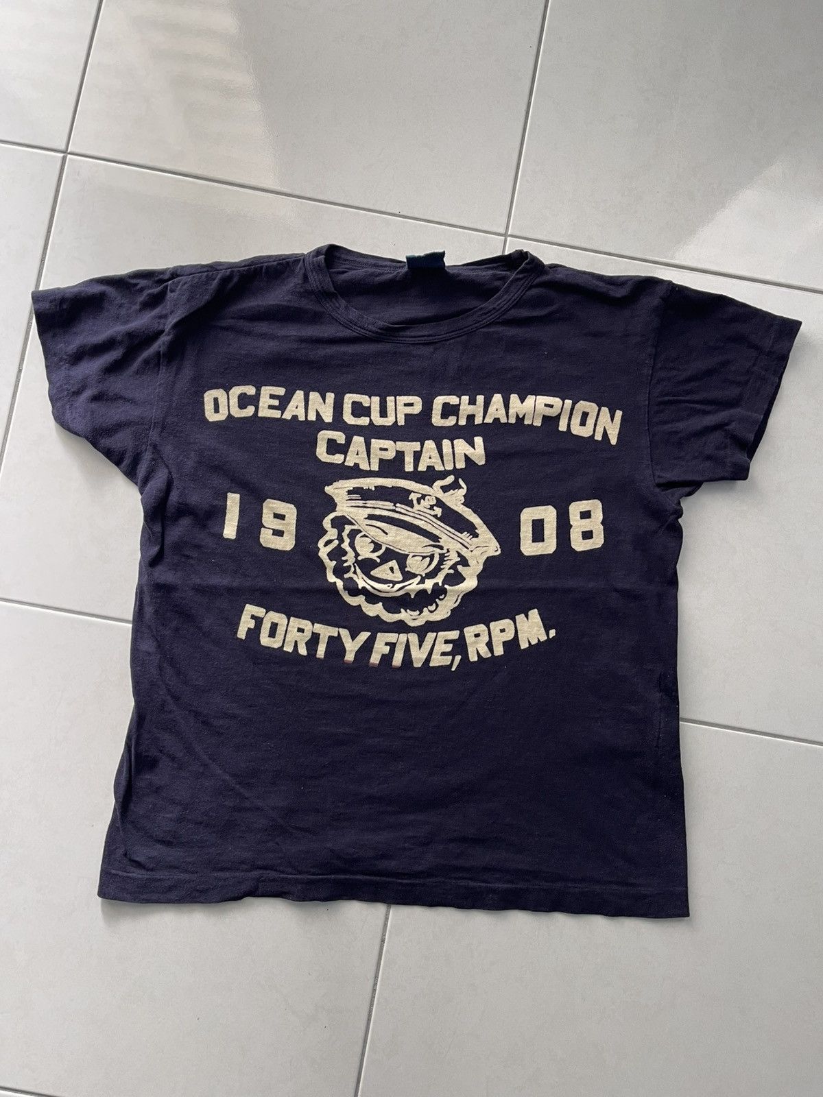 45rpm VTG 45 RPM OCEAN CUP CHAMPION CAPTAIN TEE SIZE 3 VERY RARE Size US M / EU 48-50 / 2 - 1 Thumbnail