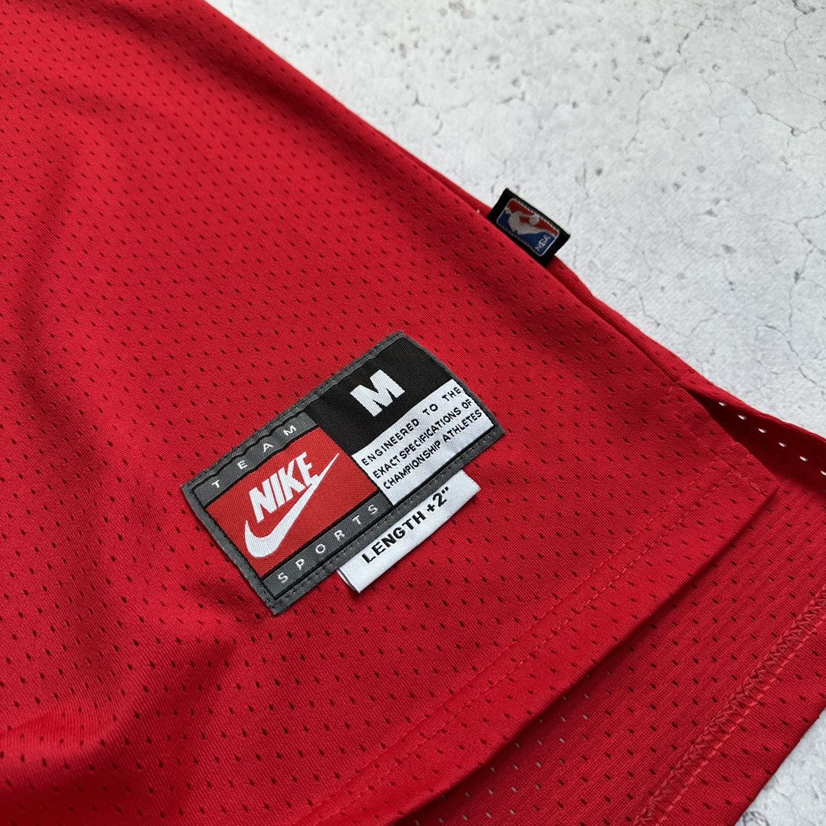 NBA × Nike Vintage Nike Chicago Bulls Jordan #23 NBA Jersey Size US M / EU 48-50 / 2 - 8 Thumbnail