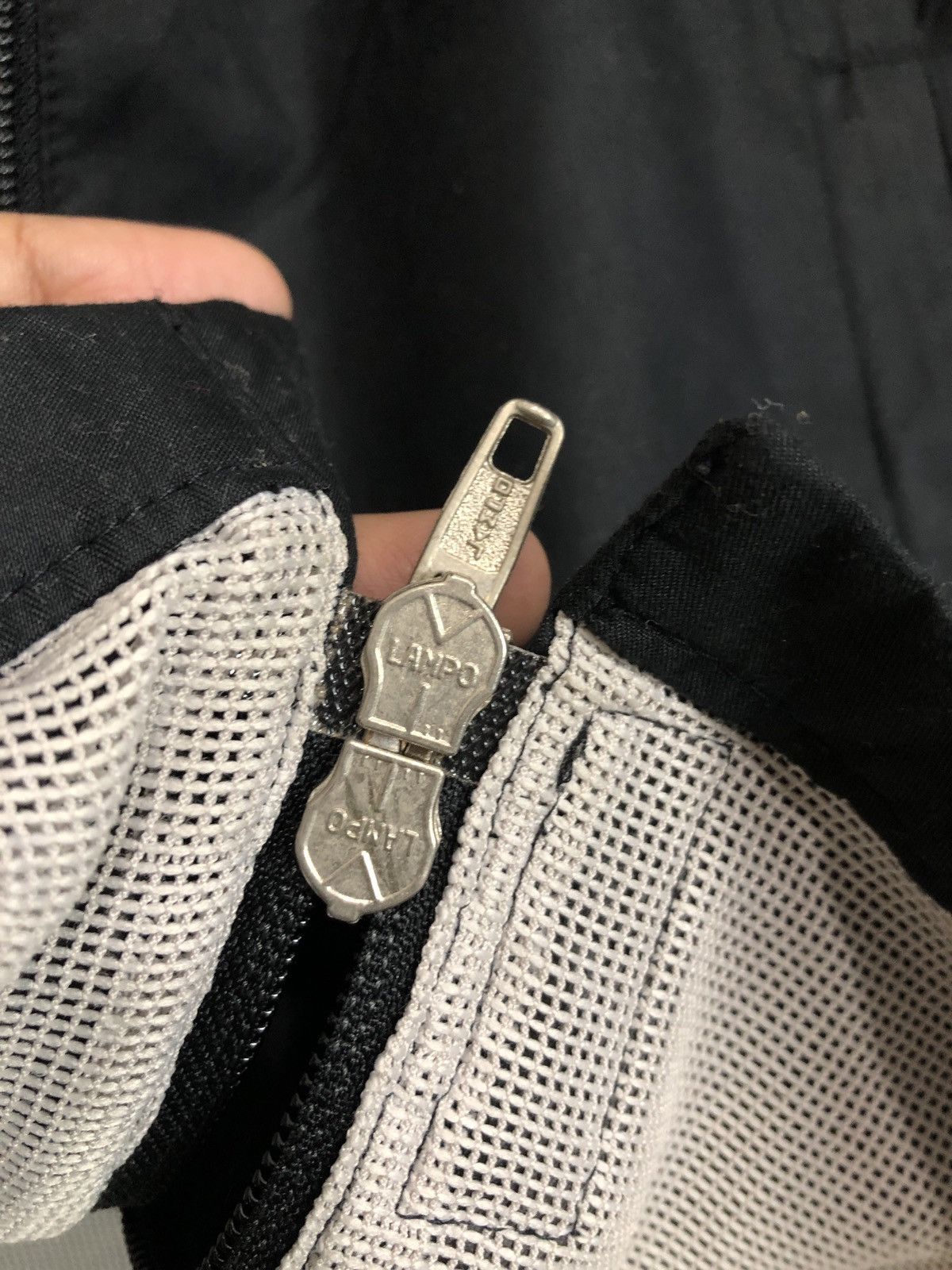 Giorgio Armani Giorgio Armani Vest Lampo Size US L / EU 52-54 / 3 - 8 Thumbnail