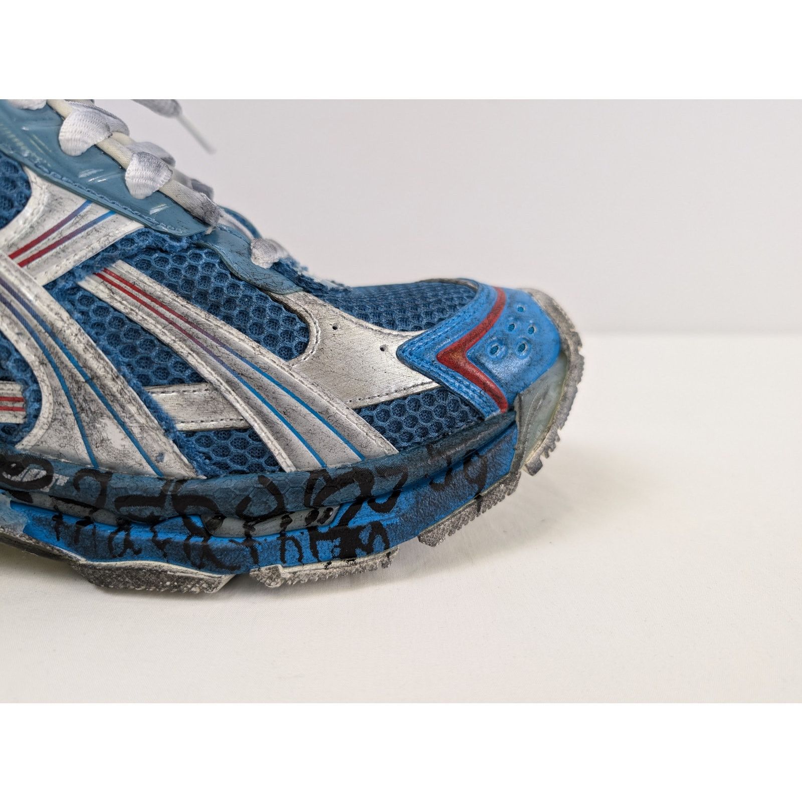 Balenciaga o1rshd1 Runner Sneakers in Blue/Silver/White/Red Size US 9 / EU 42 - 3 Thumbnail