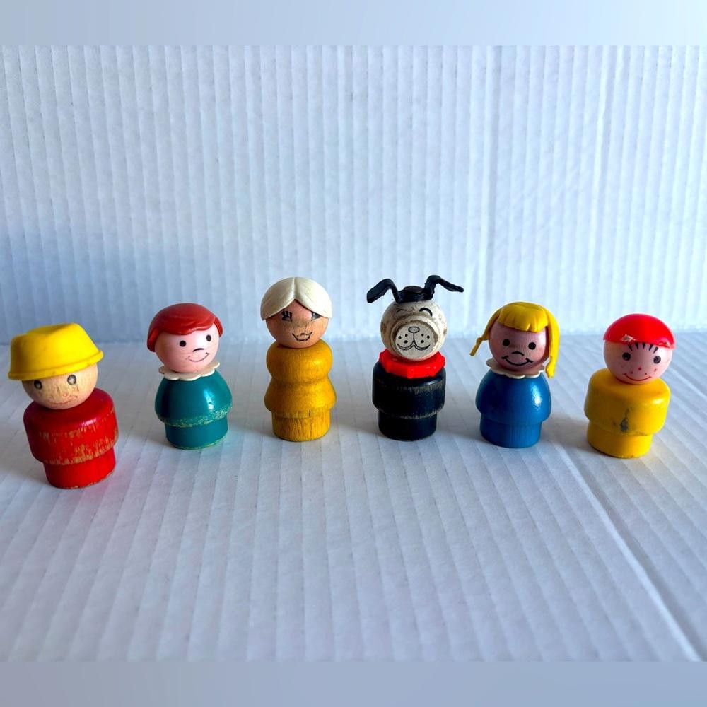 Designer Vintage 1972 Fisher Price Little People - Lot of 6 Figures Size ONE SIZE - 1 Thumbnail