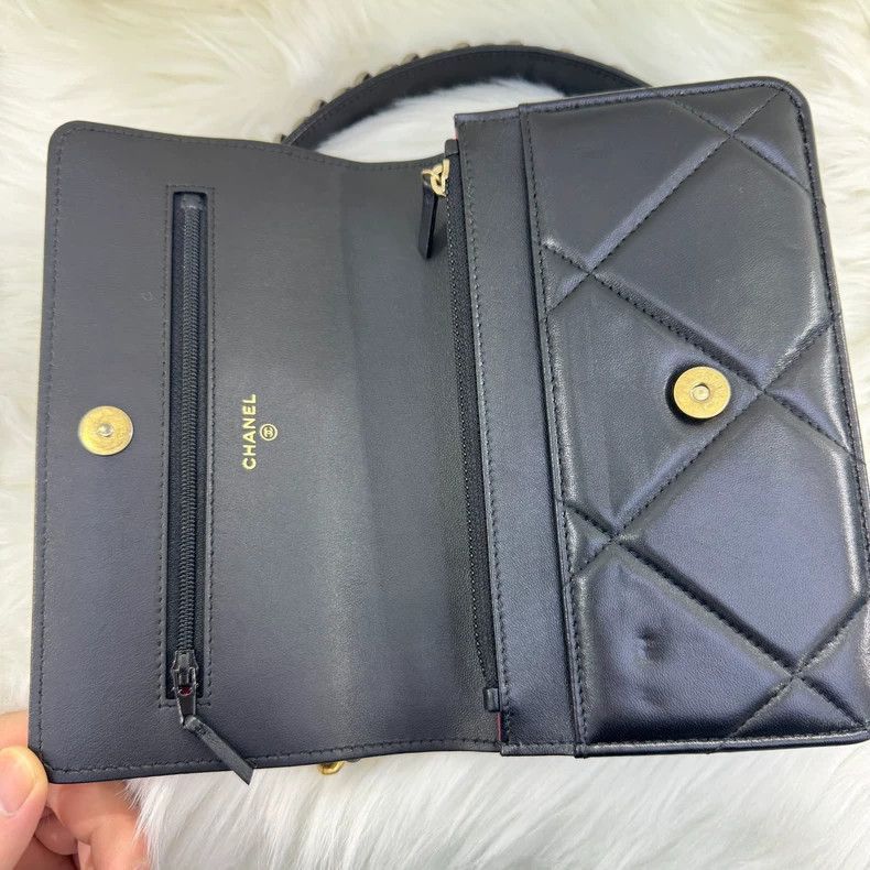 Chanel Chanel Classic Logo Leather Shoulder Bag -2505 Size ONE SIZE - 5 Thumbnail