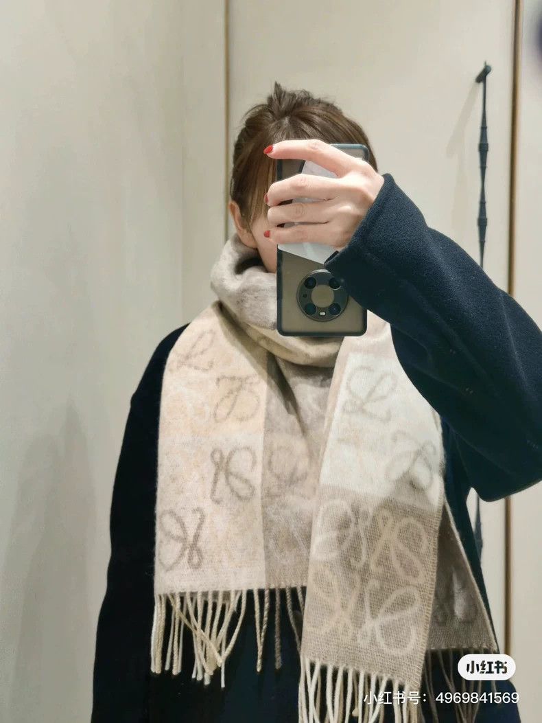 Loewe LOEWE Chessboard logo printed Kashmir cashmere scarf Size ONE SIZE - 9 Thumbnail