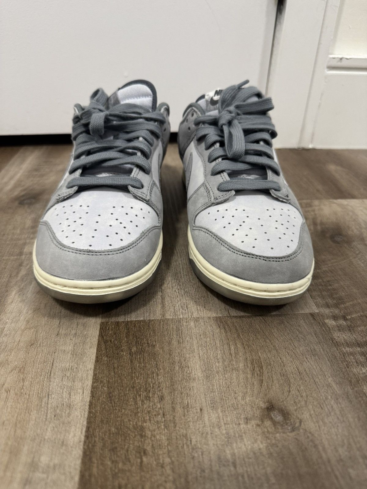 Nike Nike grey dunks with suede leather Size US 7.5 / EU 40-41 - 4 Thumbnail