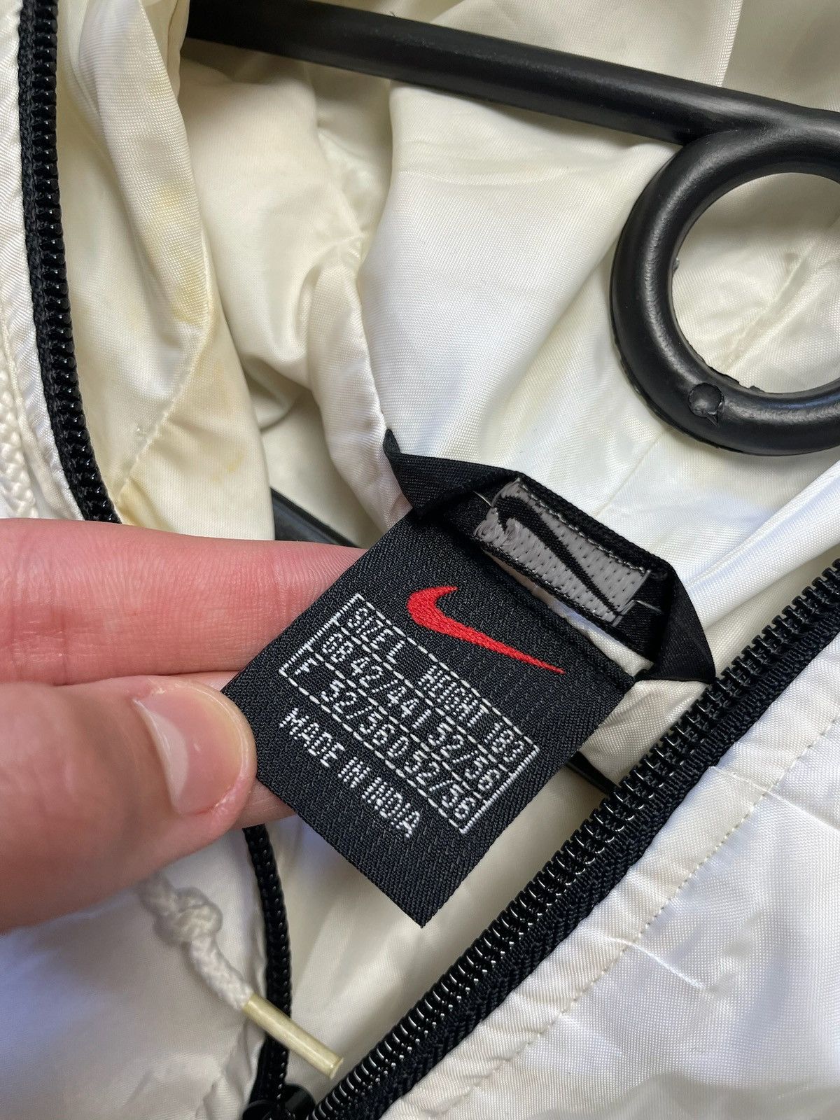 Vintage Vintage Nike light jacket Windrunner size L Size US L / EU 52-54 / 3 - 4 Thumbnail