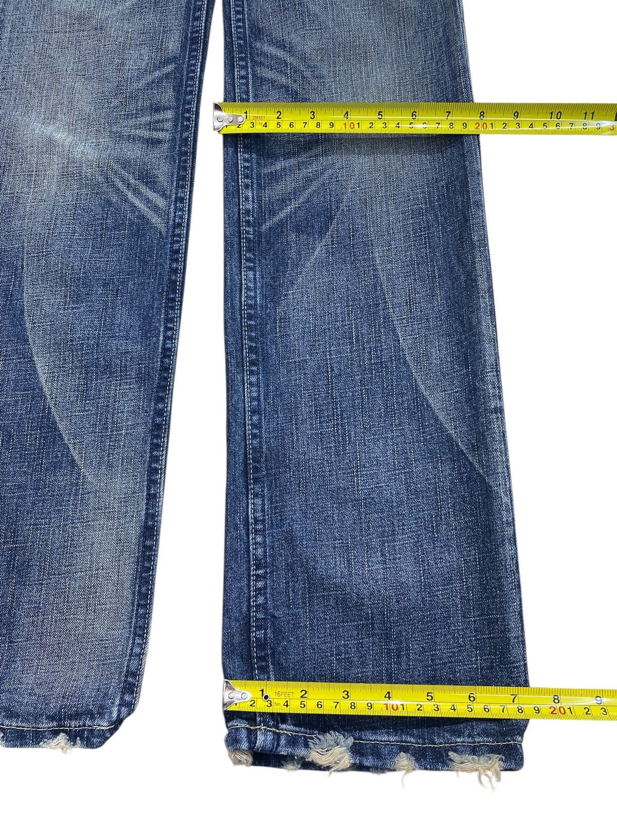Levi's Vintage Levi’s Faded Blue Wash Style Ripped Jeans Size US 28 / EU 44 - 8 Thumbnail