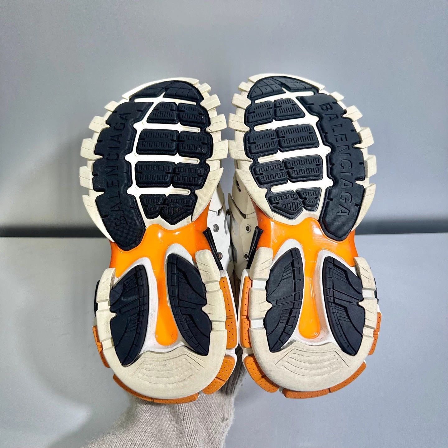Balenciaga Balenciaga Track white orange 36 like new Size US 5 / IT 35 - 7 Thumbnail