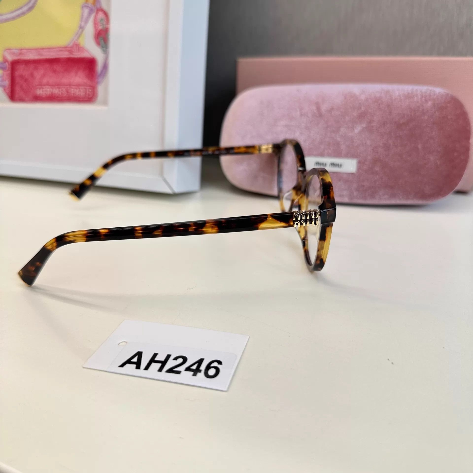 Miu Miu MIU MIU sunglasses AH246 like new with case Size ONE SIZE - 3 Thumbnail