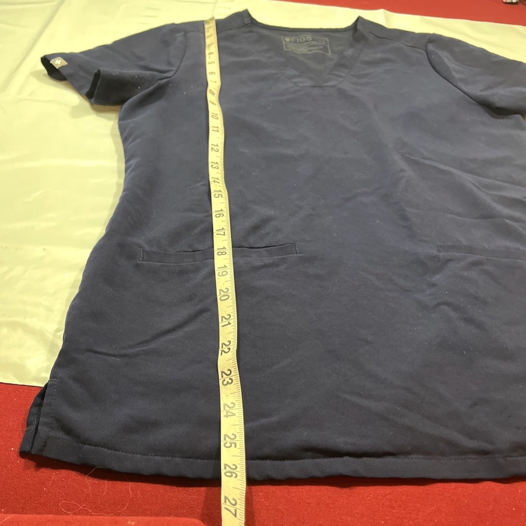 Vintage FIGS Scrub Top Shirt Womens Small Navy Casma Pocket Technical Collection V Neck Size S / US 4 / IT 40 - 7 Thumbnail