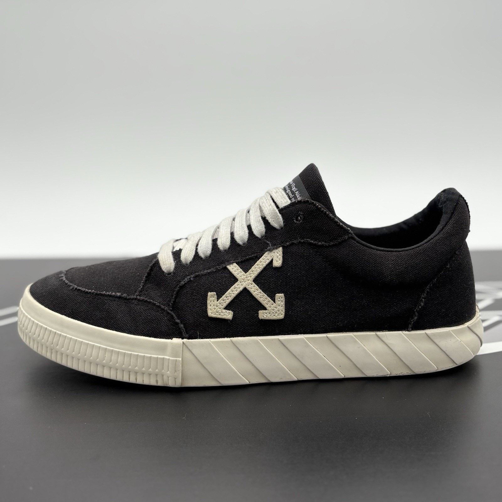 Off-White Off-White Vulc Sneaker ' Black White ' | GOOD CONDITION! Size US 11 / EU 44 - 8 Thumbnail