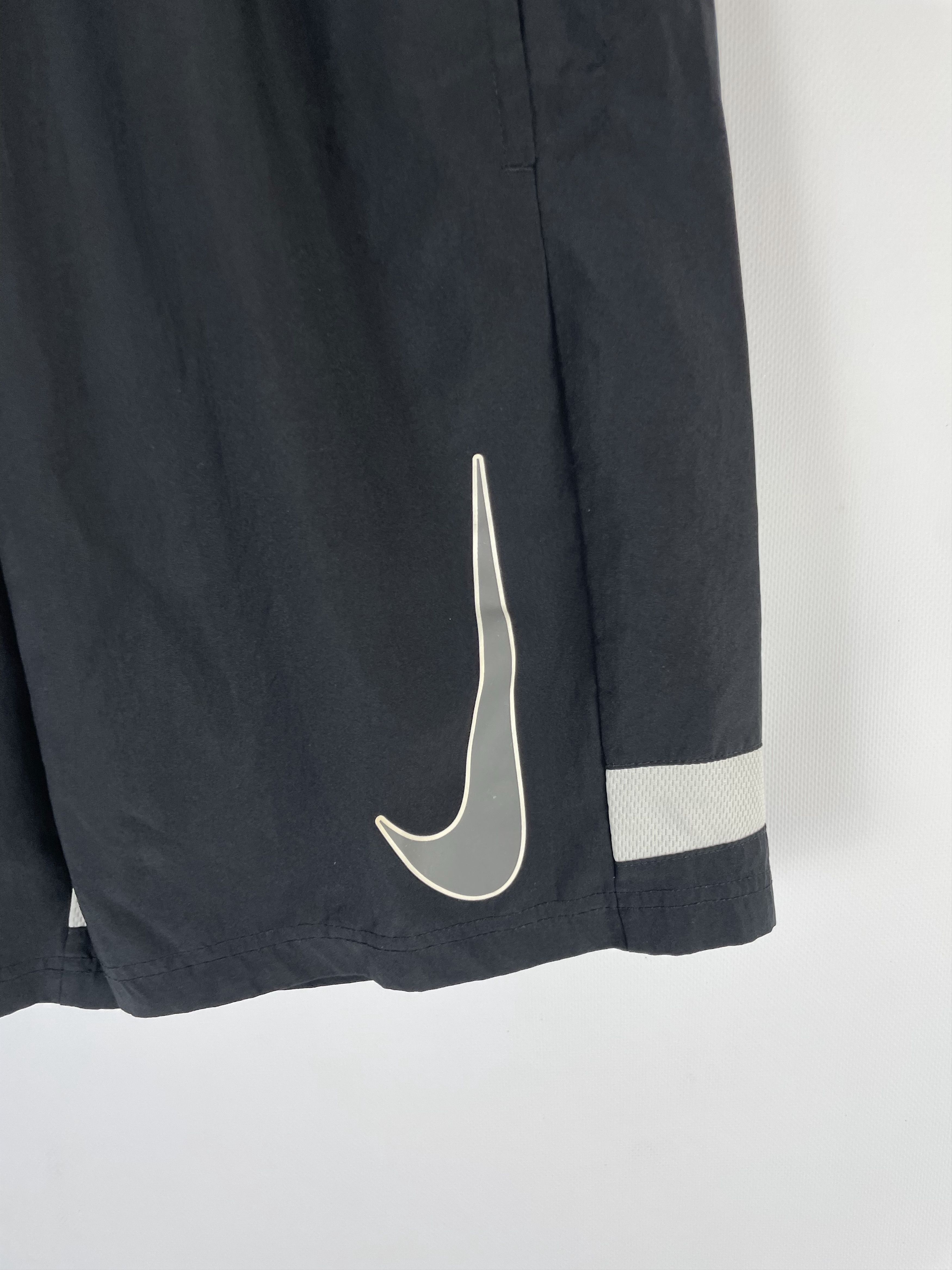 Nike Mens Vintage Nike shorts Y2k Size US 30 / EU 46 - 4 Thumbnail