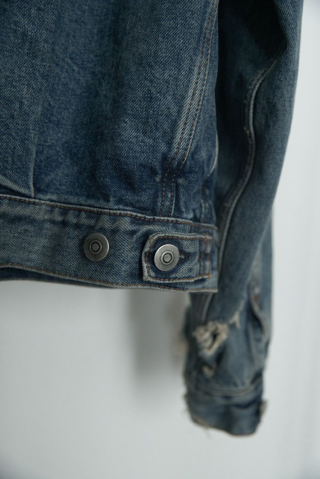 Maison Margiela Maison Margiela cropped distress denim jacket Size US M / EU 48-50 / 2 - 5 Thumbnail