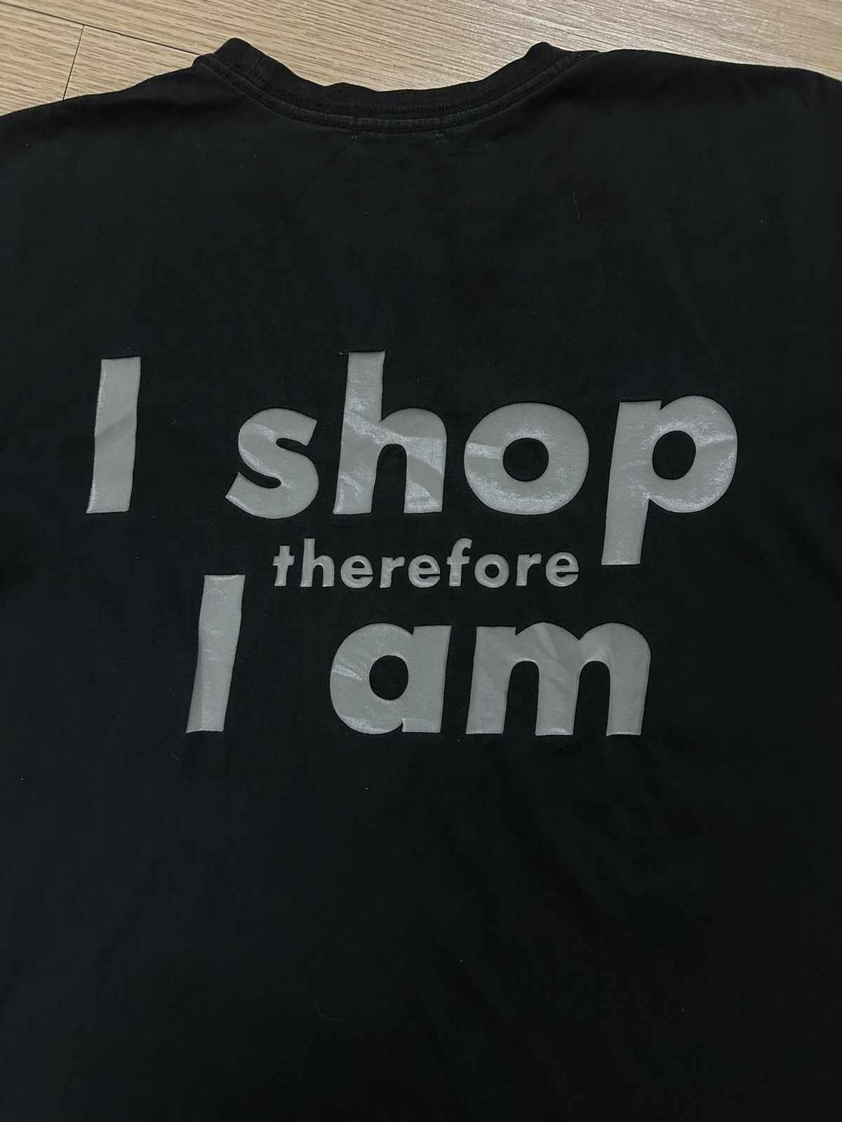 Barbara Kruger × Uniqlo Vintage Barbara Kruger I Shop Therefore I Am Tee Size US L / EU 52-54 / 3 - 6 Thumbnail