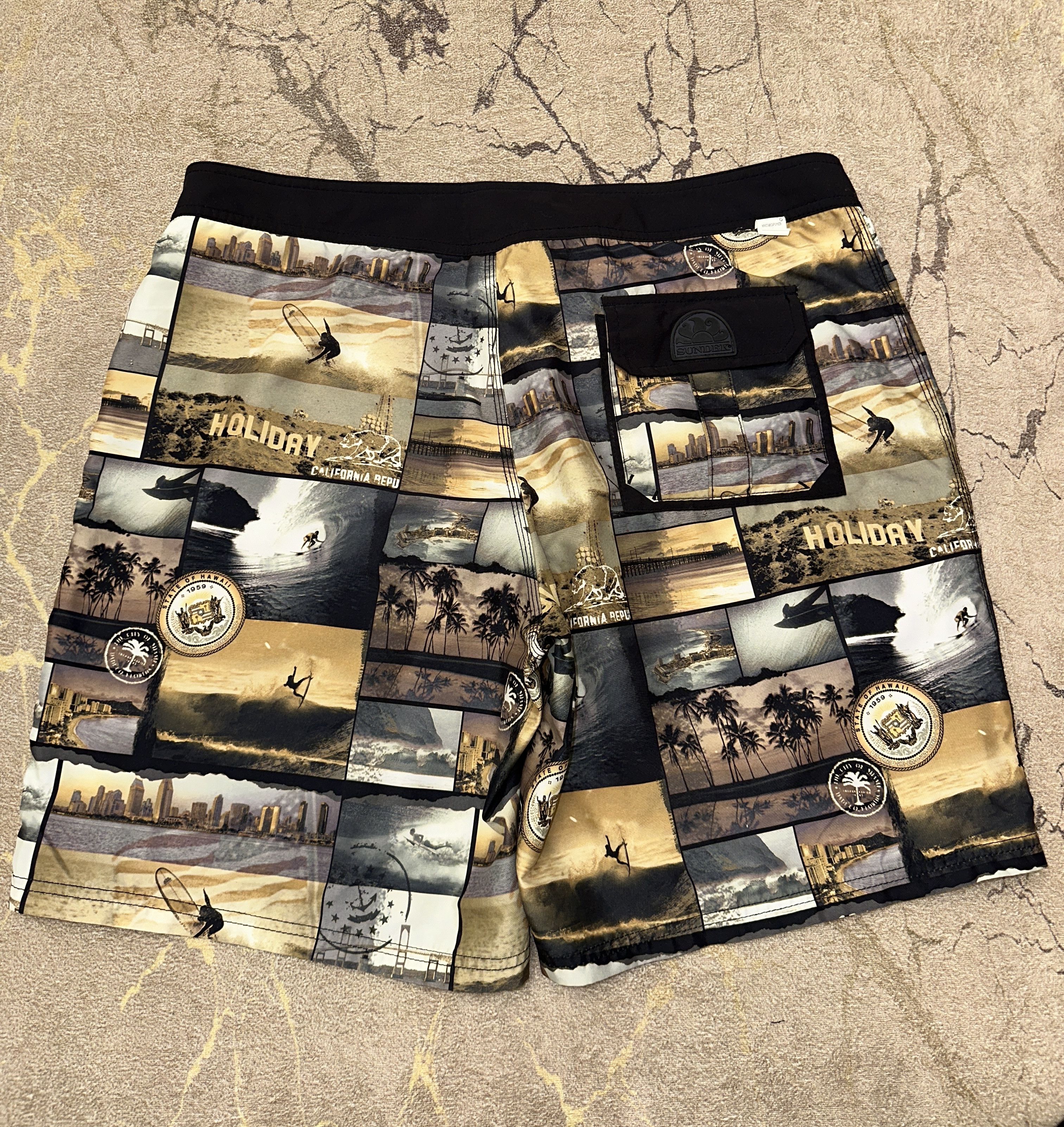 Sundek Sundek 36 California Beach Shorts Trunks BathSuit Size 36 Size US 36 / EU 52 - 1 Thumbnail