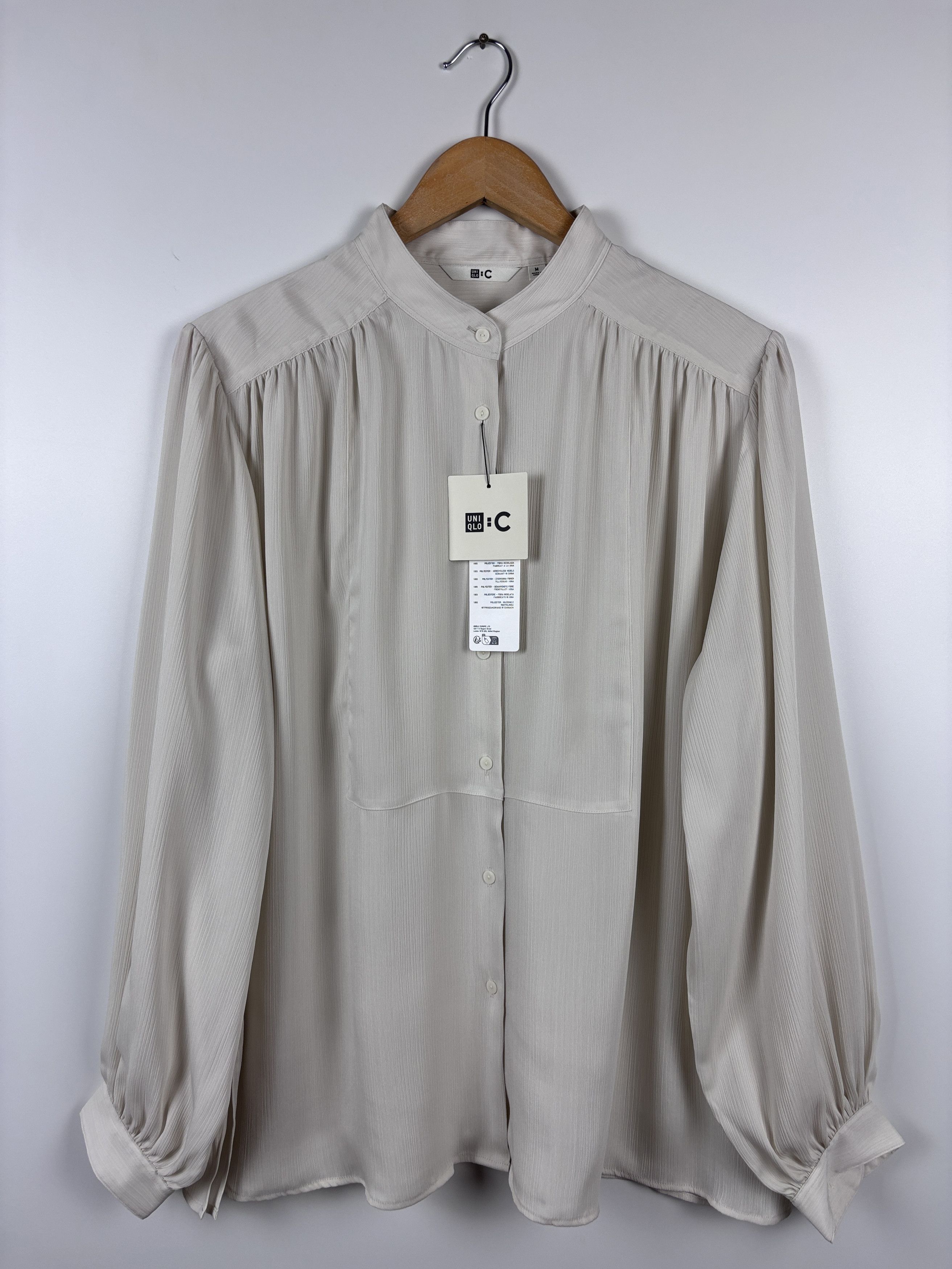 Uniqlo Womens Uniqlo Sheer Volume Longsleeve Blouse Off White M Size M / US 6-8 / IT 42-44 - 1 Thumbnail