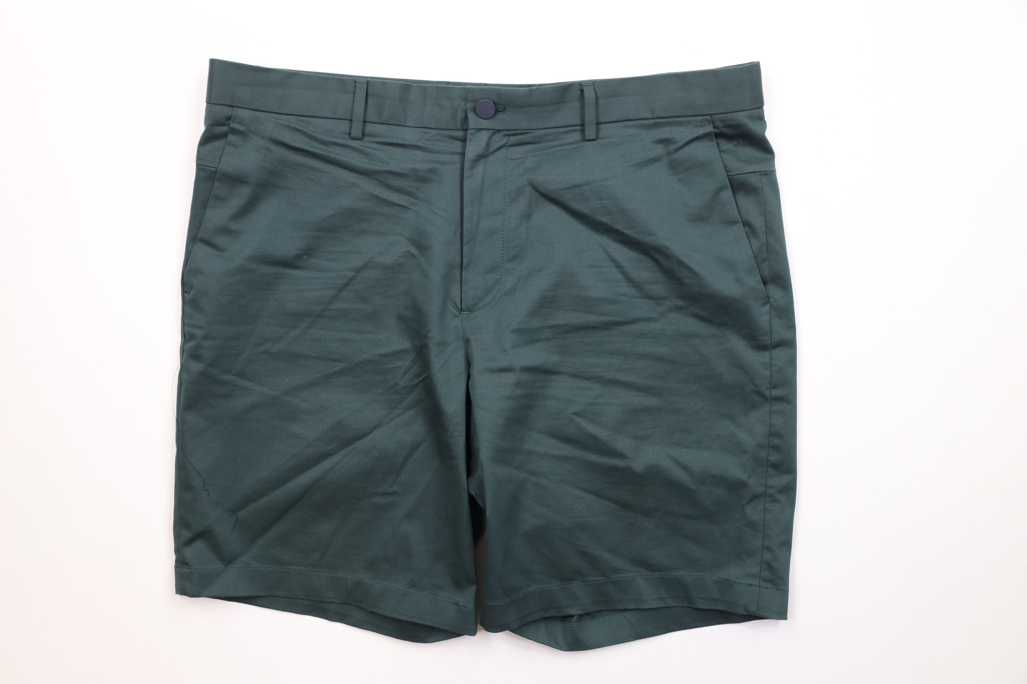 Banana Republic × Vintage Banana Republic Front Tech Above Knee Aiden Shorts Green Size US 38 / EU 54 - 1 Thumbnail