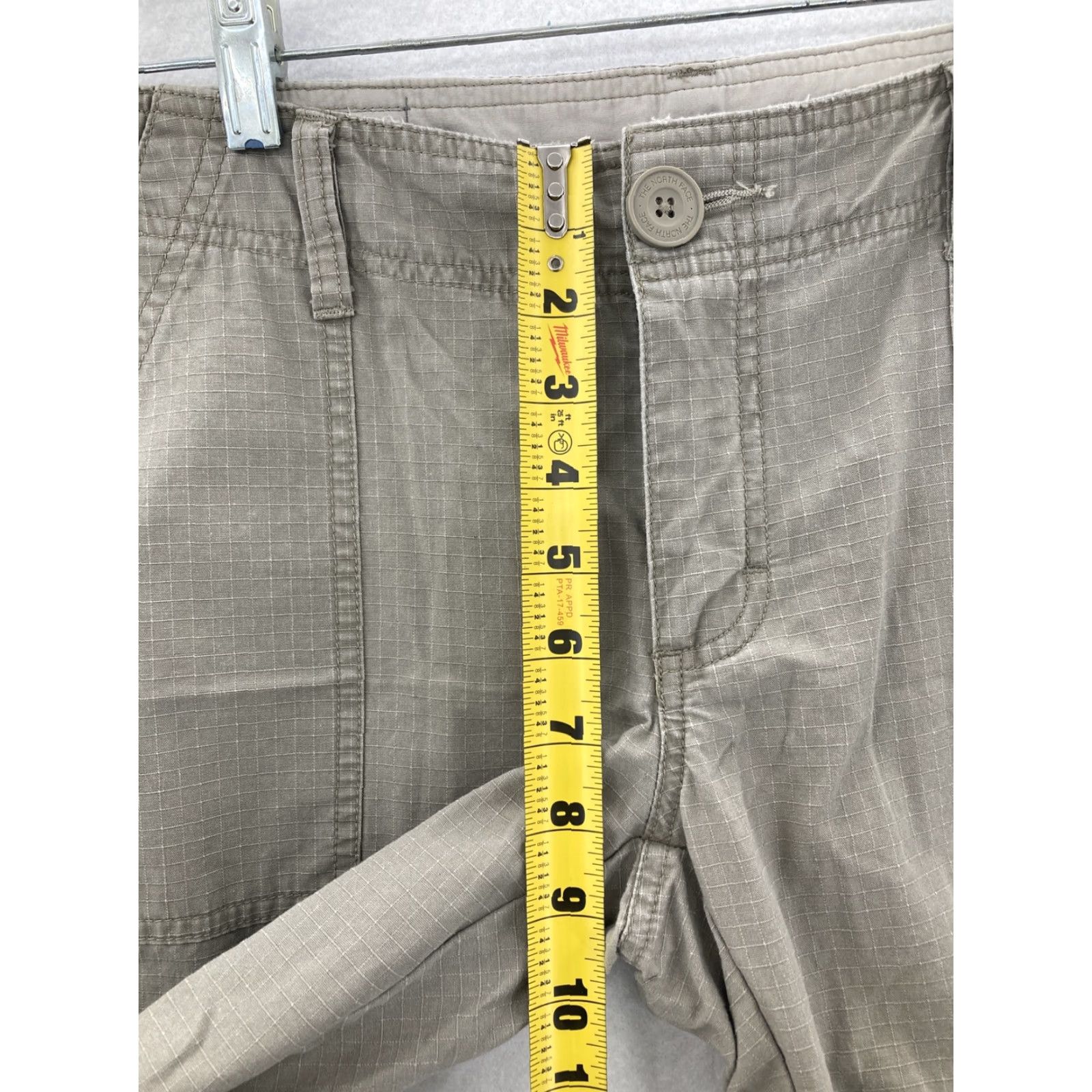 The North Face The North Face Cropped Pants Women's Size 8 Gray Ripstop Regular Fit 90s Outdoor Pockets Mens? Size 30" / US 8 / IT 44 - 5 Thumbnail