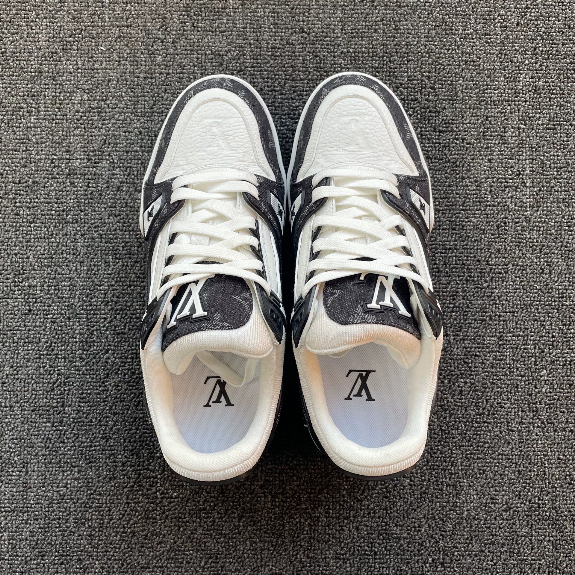 Louis Vuitton LV Trainer Panda Unisex Blk/Wht 38.5 99 New Size US 7.5 / IT 37.5 - 3 Thumbnail