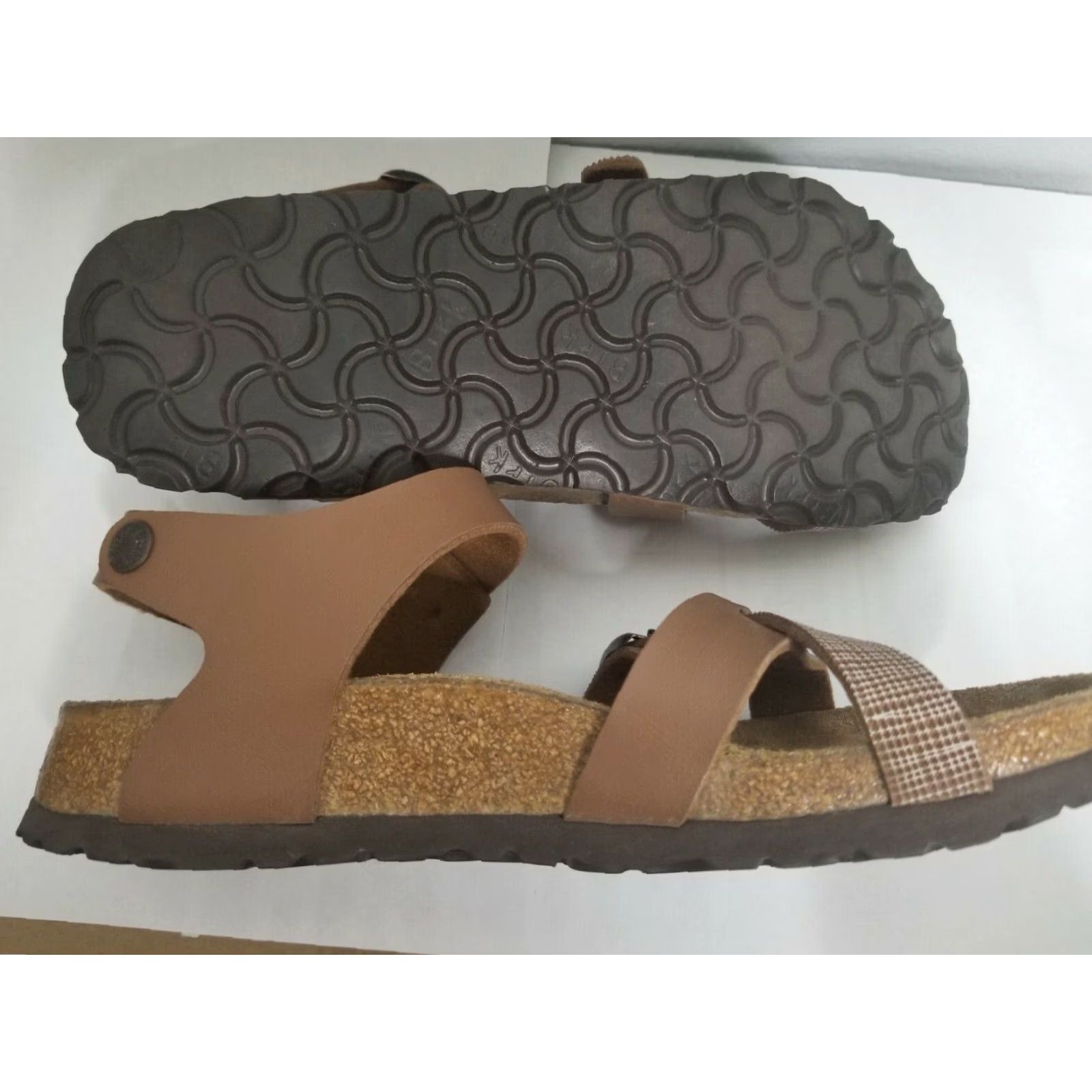 Birkenstock VINTAGE Birkenstock Lillie Plaid Sandals Women Size 6 Brown Adjustable Ankle Strap Flat Size US 6 / IT 36 - 5 Thumbnail