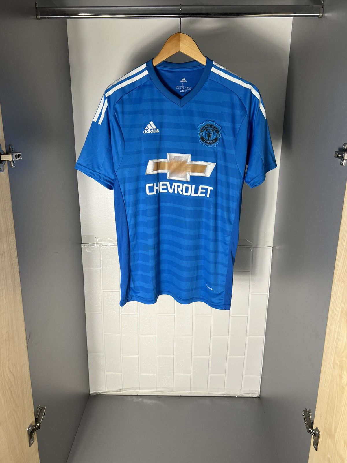 Vintage ADIDAS FC MANCHESTER UNITED ENGLAND SOCCER JERSEY RETRO Y2K Size US L / EU 52-54 / 3 - 2 Thumbnail