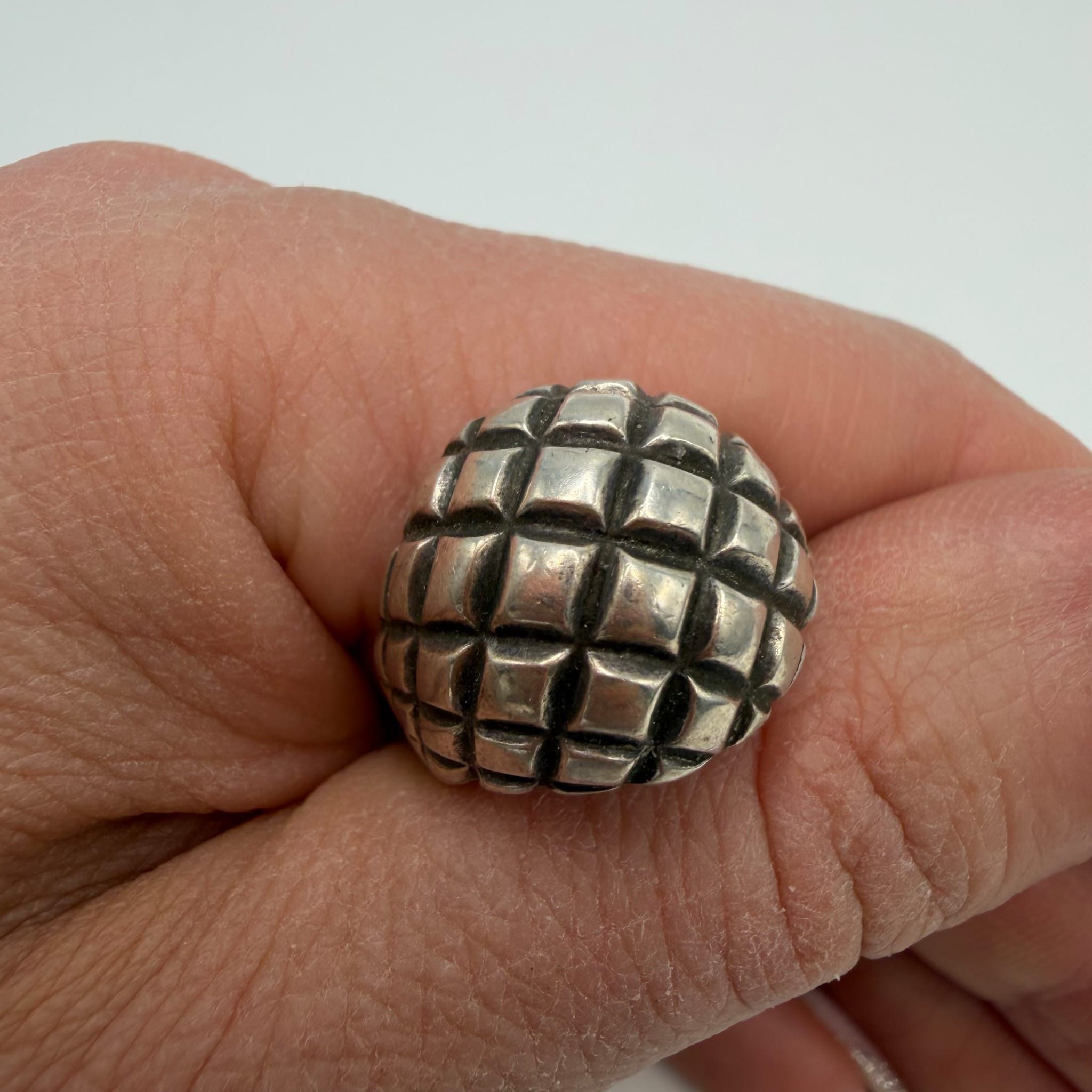 Vintage Vintage 925 Sterling Silver Ring Textured Dome Design Size 7 Size ONE SIZE - 9 Thumbnail