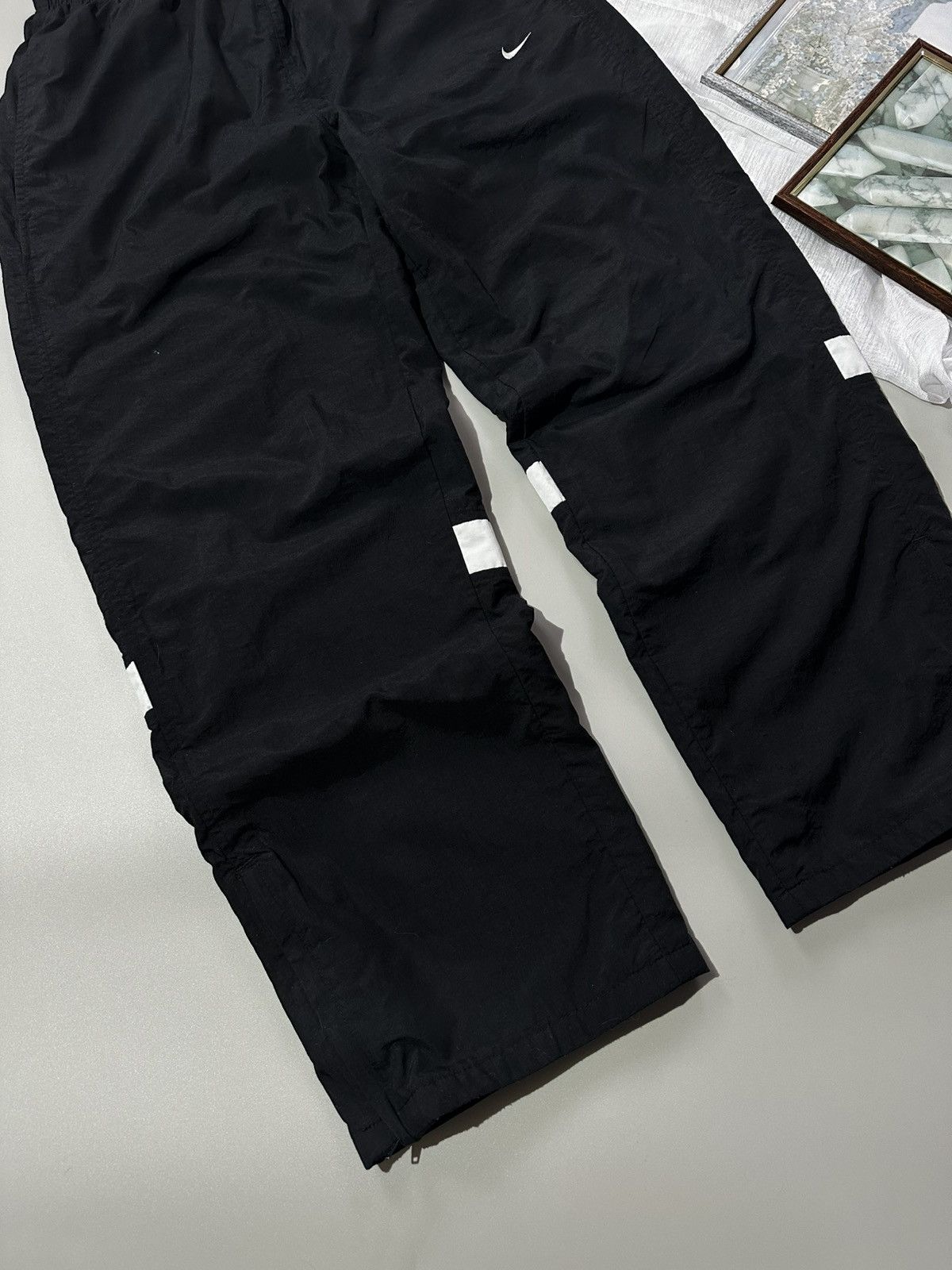Nike VTG Nike Nylon Drill Black Track Pants Mens Size M Size US 32 / EU 48 - 4 Thumbnail
