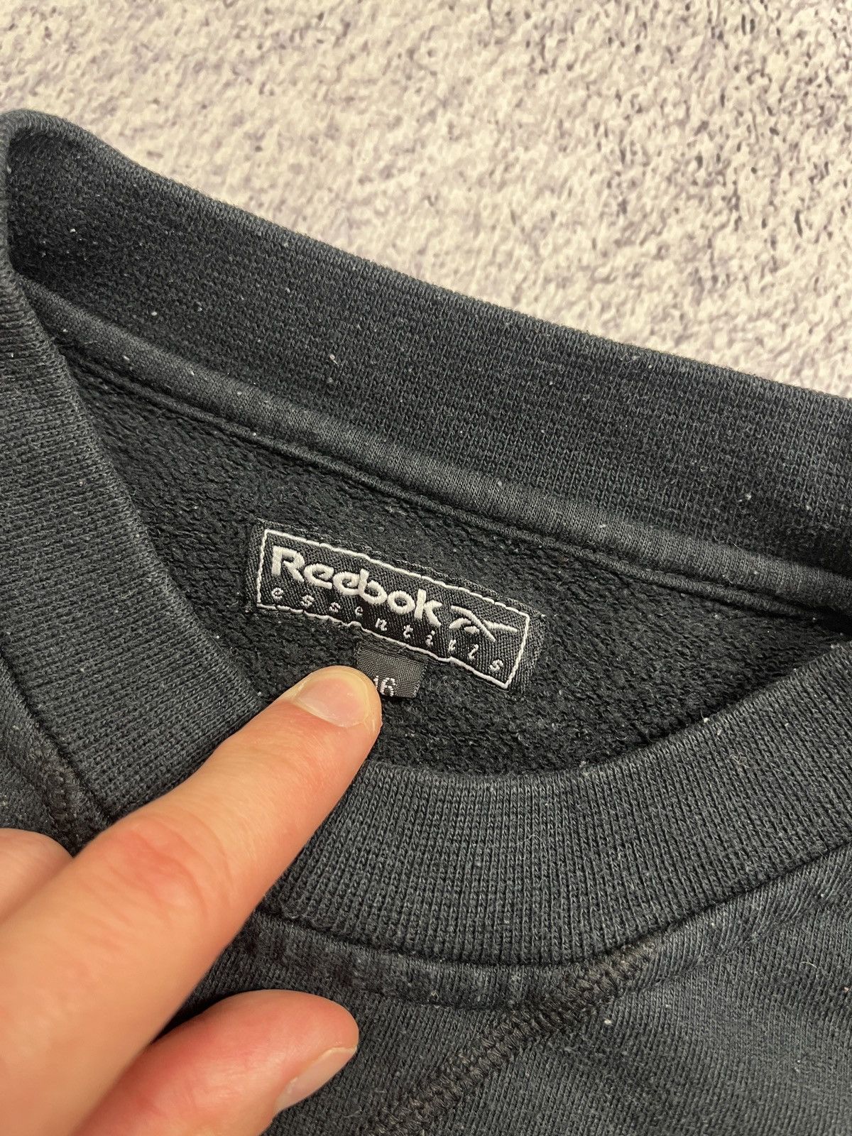 Reebok × Vintage Vintage Reebok Essentials Sweatshirt Embroidered Logo Boxy Size US S / EU 44-46 / 1 - 9 Thumbnail