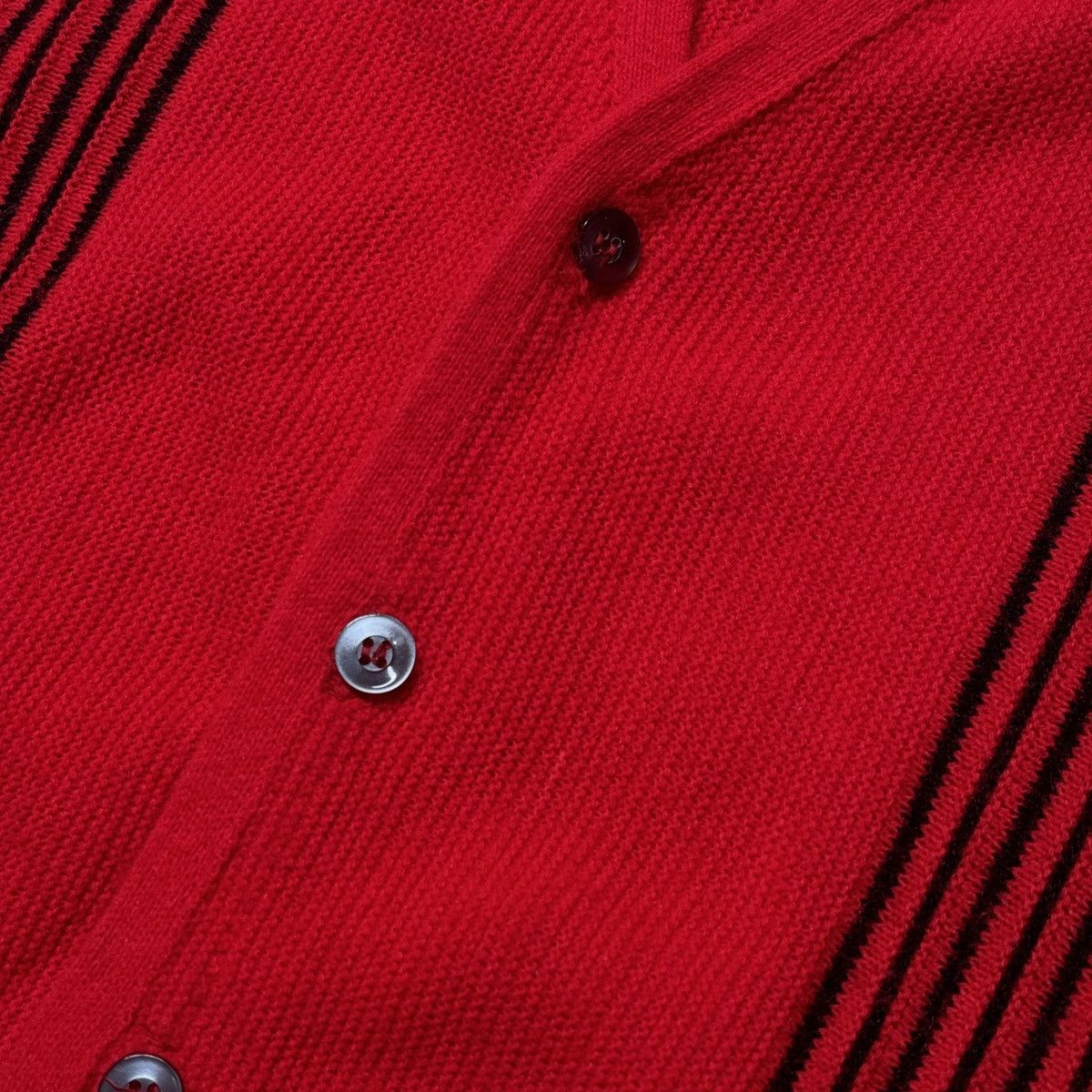 Vintage Vintage 60s Striped Red Black Acrylic Cardigan Mod Sweater Size US M / EU 48-50 / 2 - 6 Thumbnail