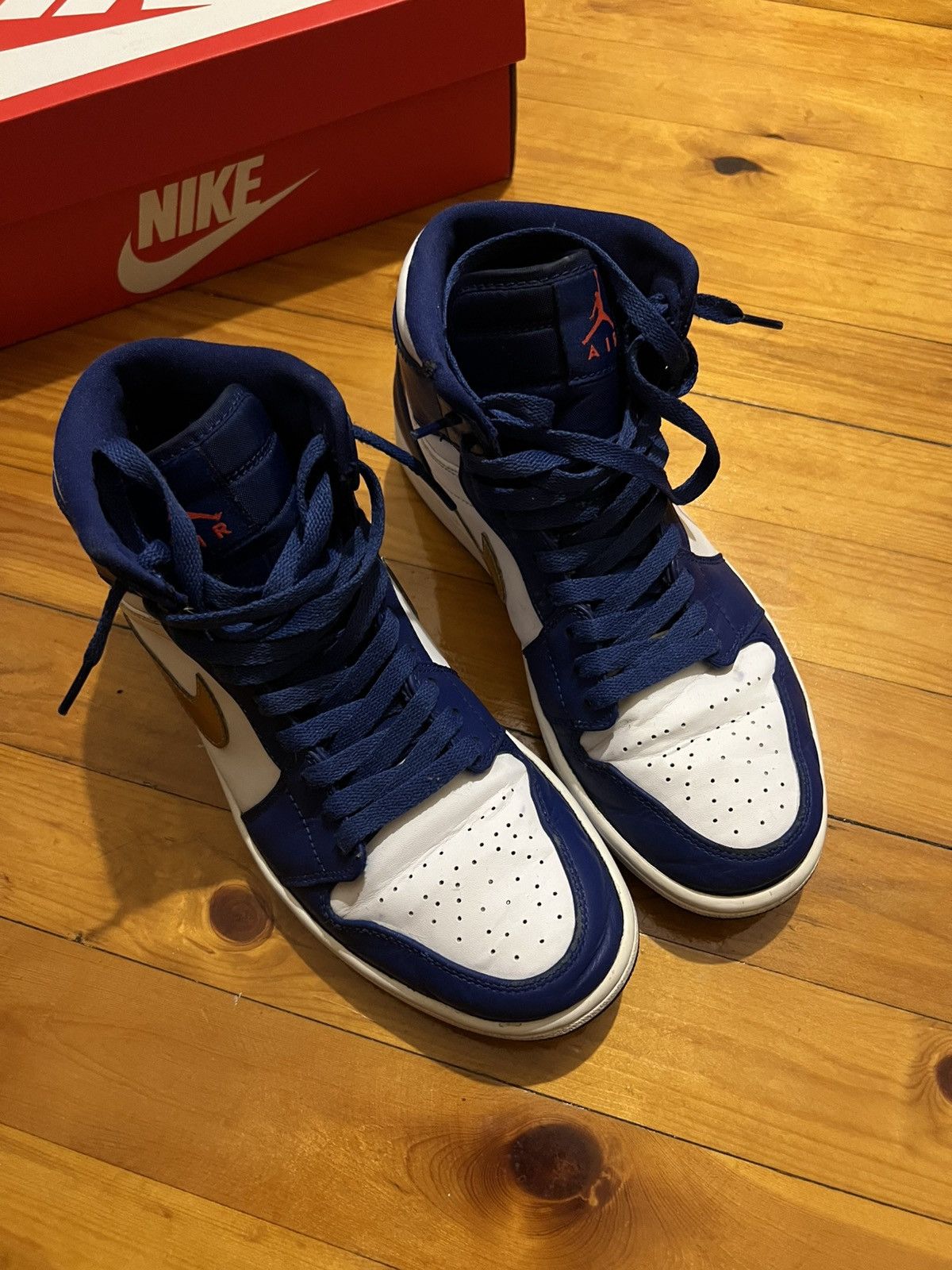 Jordan Brand × Nike Rare Nike Air Jordan 1 High Retro Gold Medal Size US 8 / EU 41 - 7 Thumbnail