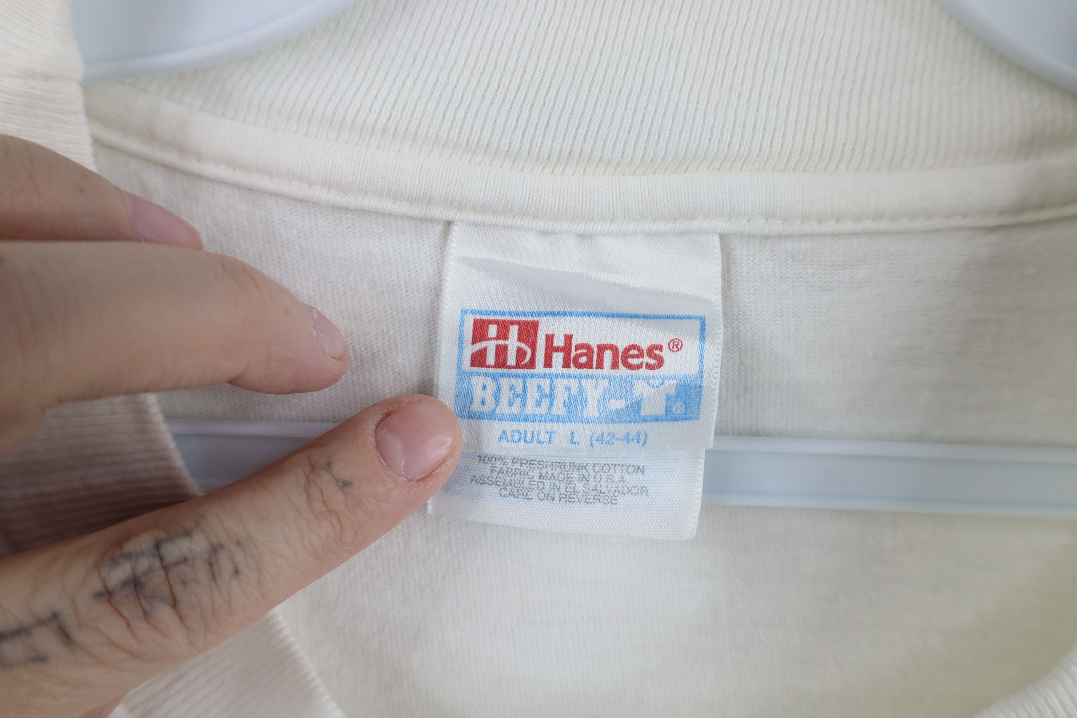 Vintage Vintage 90s Pharmacy Most Trusted Profession T-Shirt White Size US L / EU 52-54 / 3 - 7 Thumbnail