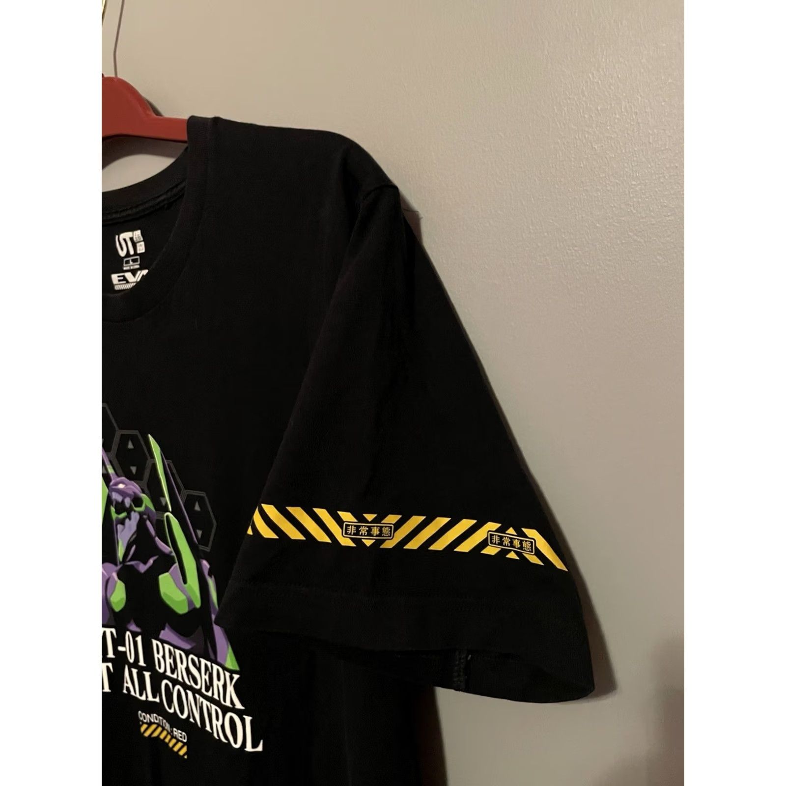 Uniqlo Uniqlo UT Evangelion Berserk Anime Black T-Shirt L Men 90s Anime Unit 01 Logo Graphic Print Casual Shirt Size US L / EU 52-54 / 3 - 5 Thumbnail