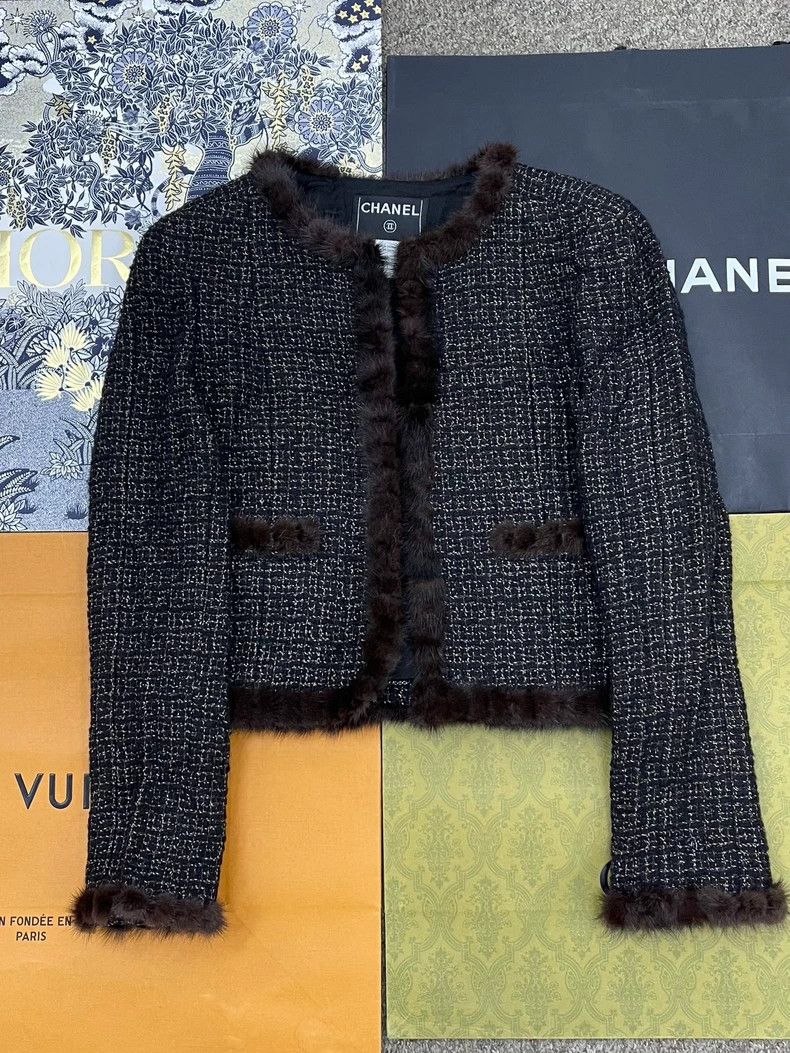 Chanel Chanel Classic Fur-Trim Tweed Jacket - dmc Size US S / EU 44-46 / 1 - 1 Thumbnail