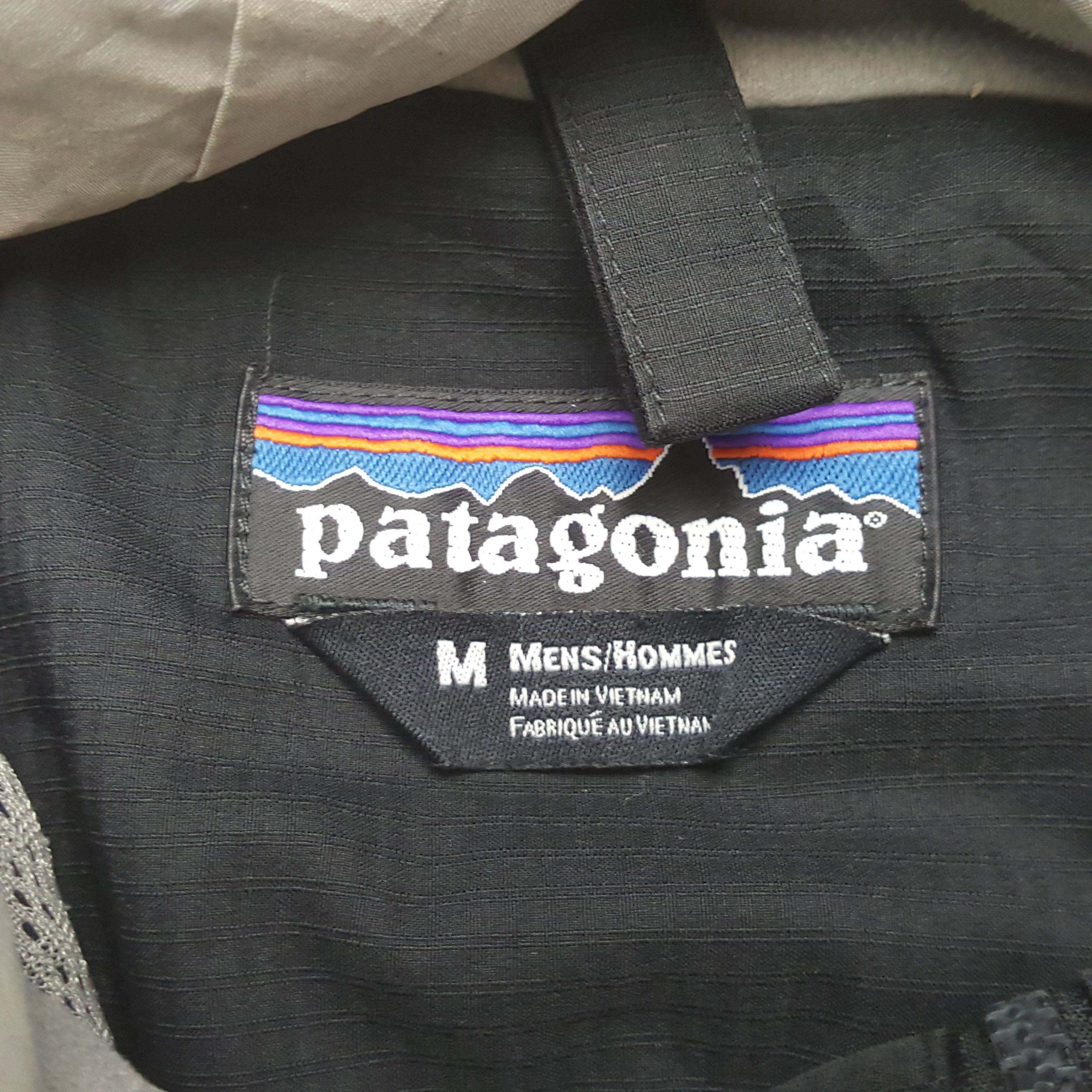 Patagonia Vintage Patagonia Outdoor Windbreaker Hoodies 33 Size US L / EU 52-54 / 3 - 4 Thumbnail