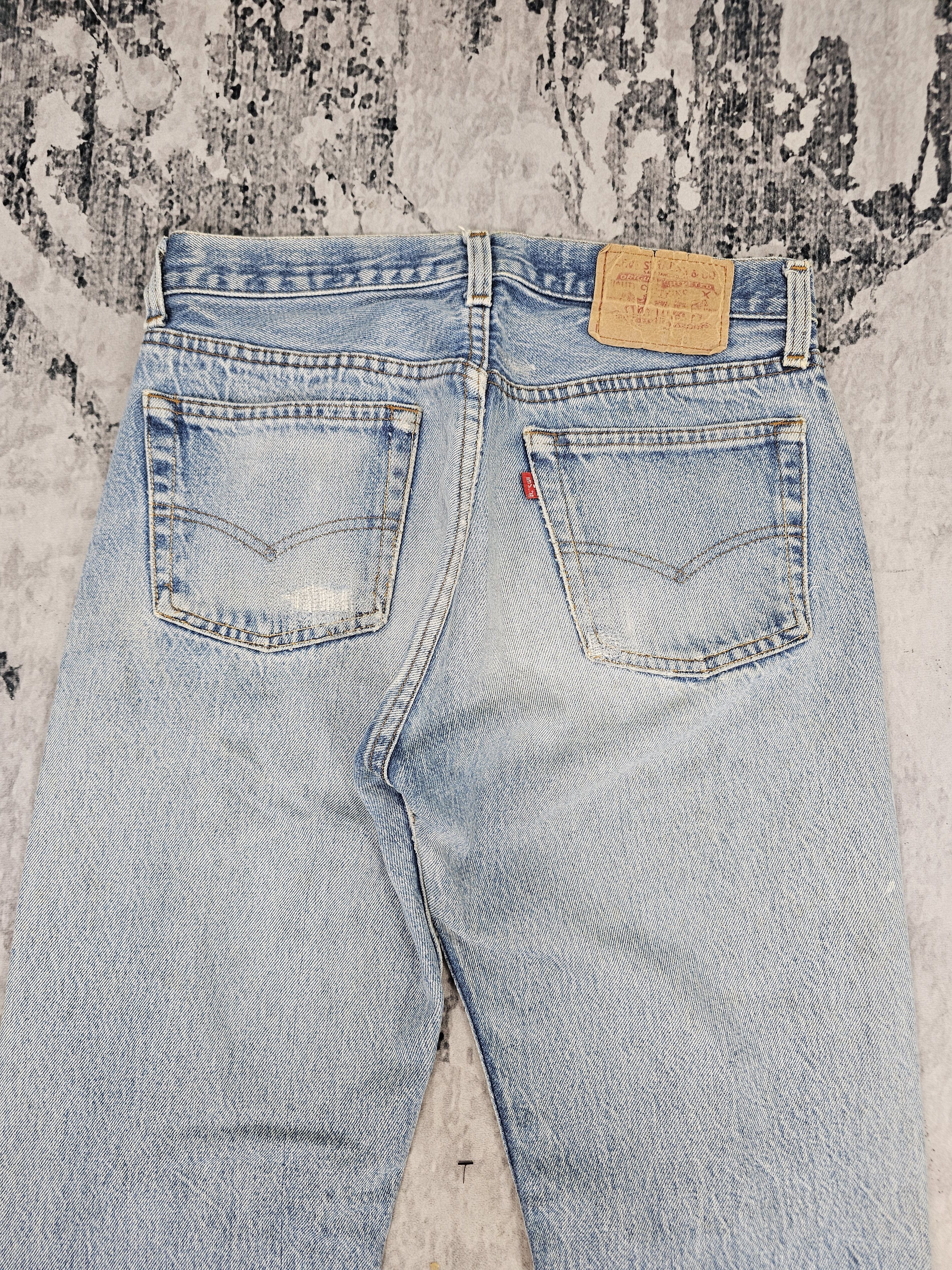 Levi's Vintage Clothing Vintage 90's LEVIS 501 Sun Faded Stain Blue Jeans L0576 Size US 29 - 8 Thumbnail