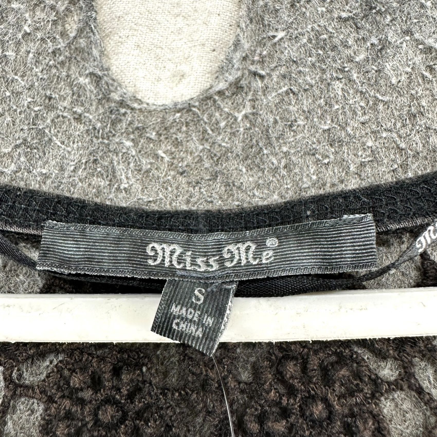 Miss Me VINTAGE Miss Me Shirt Womens S Black Grey Lace Trim Long Sleeve Tunic Raglan Y2K Size S / US 4 / IT 40 - 4 Thumbnail