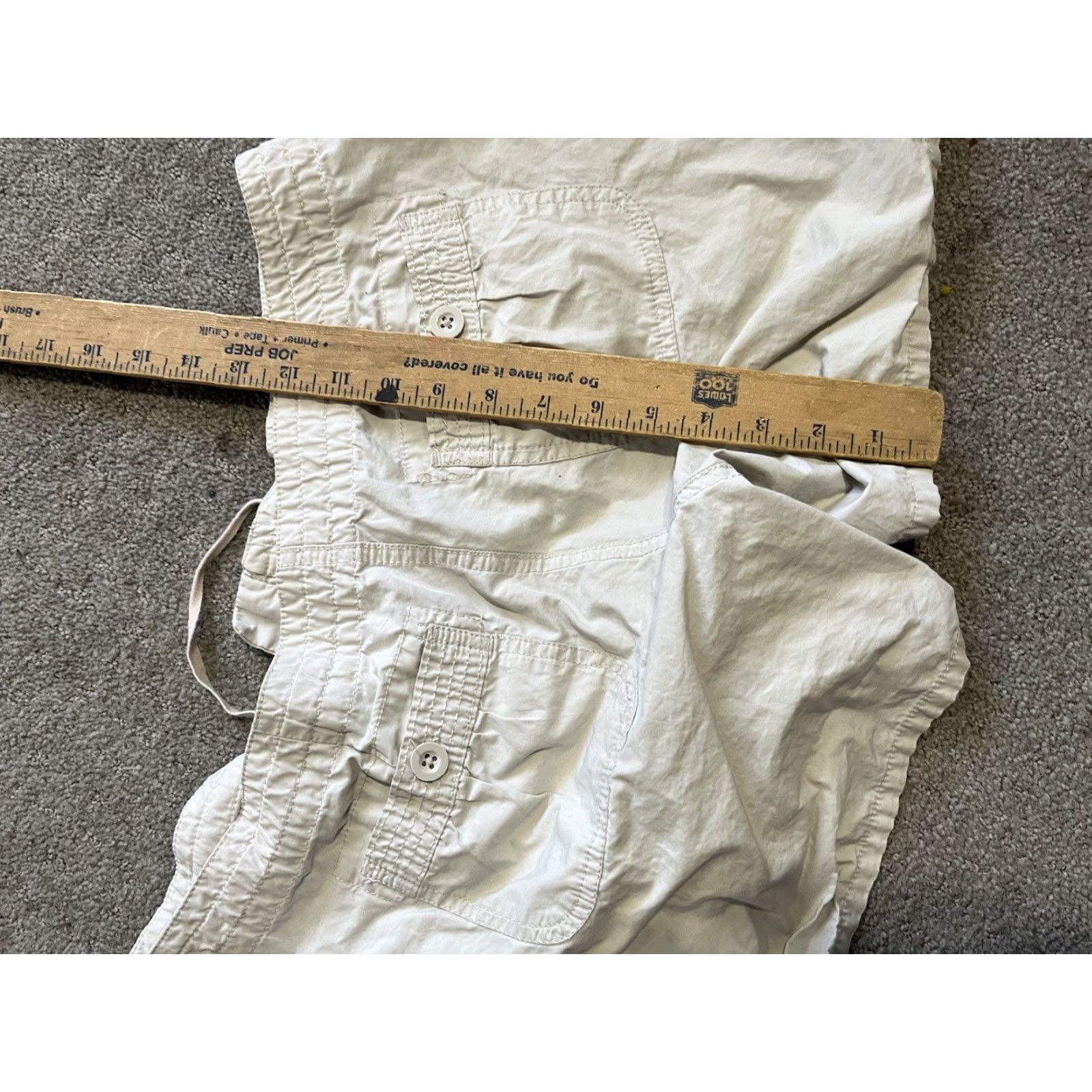 Gap VINTAGE Gap Beige 3” Mid Rise Chino Shorts Women’s Size 6 Size 28" / US 6 / IT 42 - 4 Thumbnail