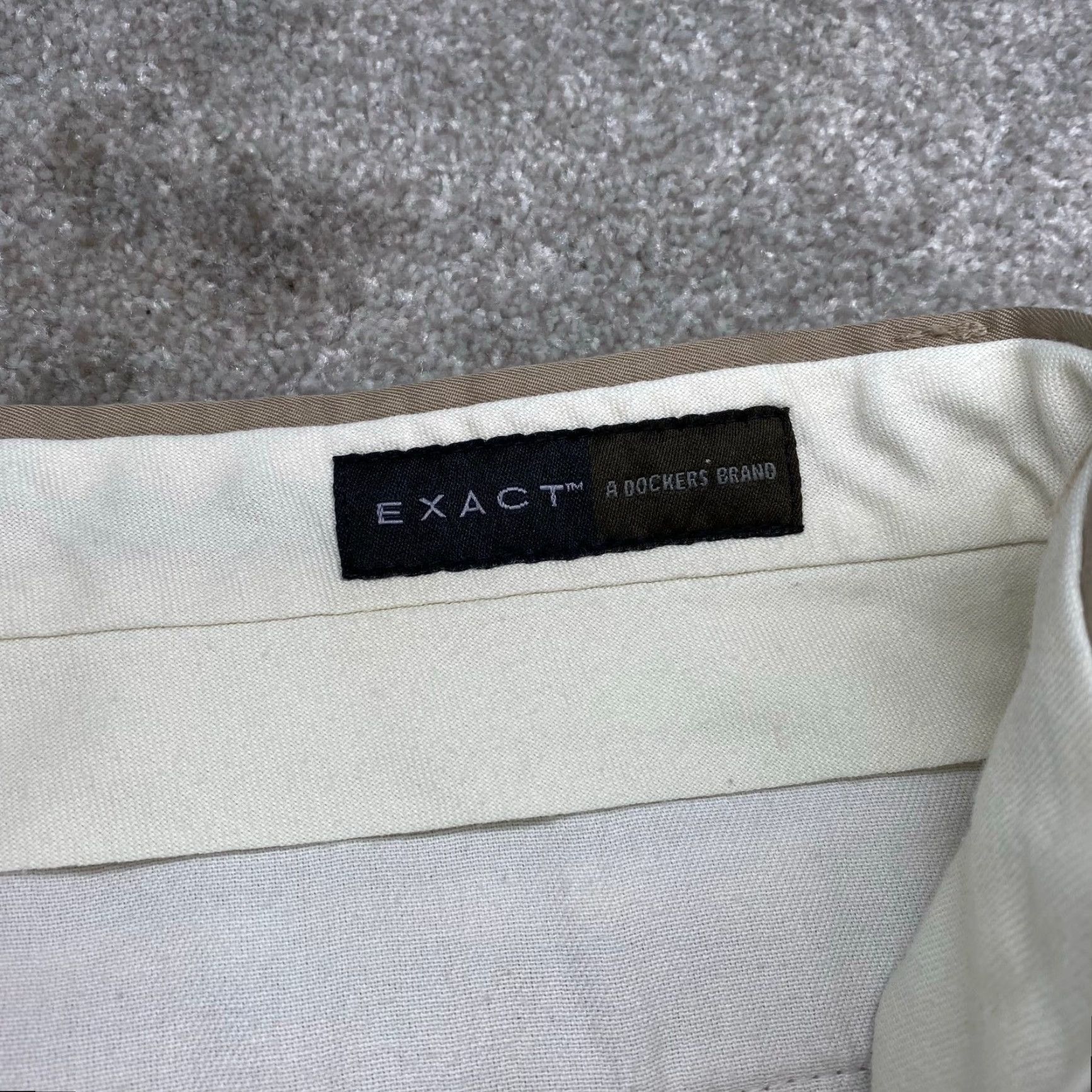 Dockers DOCKERS EXACT Dress Pants Mens 34x31 Pleated Front Beige 7197 Size US 34 / EU 50 - 4 Thumbnail
