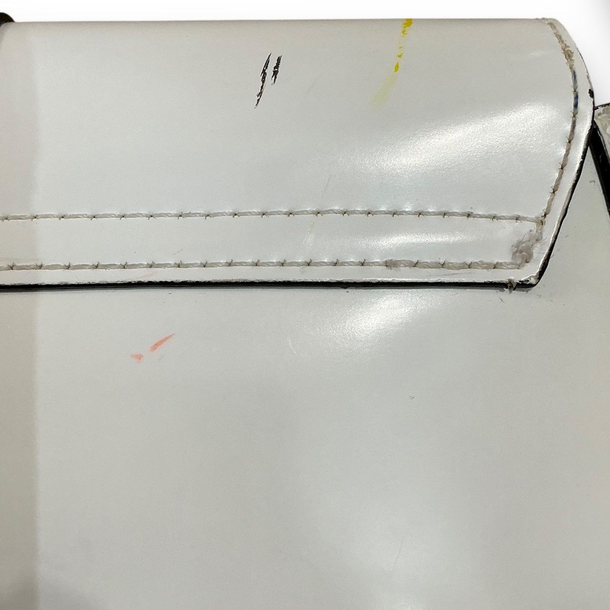Guess Y2K Small Vintage Guess White Handbag Purse Shoulder Bag Size ONE SIZE - 4 Thumbnail