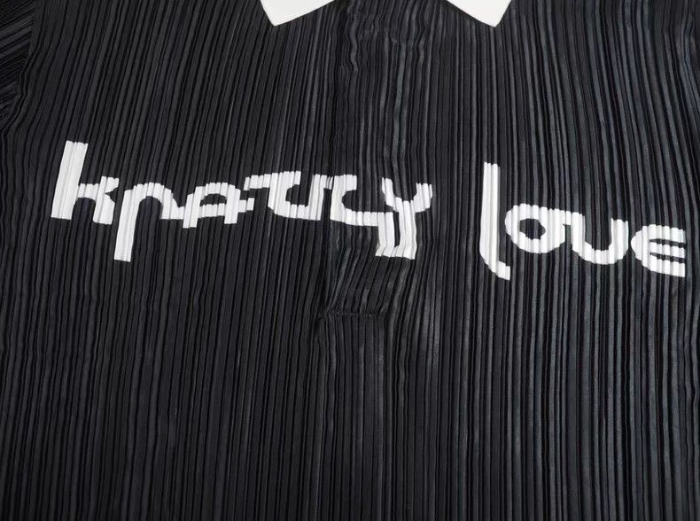 Burberry Burberry FW20 Burberry Black Pleated Polo Shirt Size US M / EU 48-50 / 2 - 5 Thumbnail