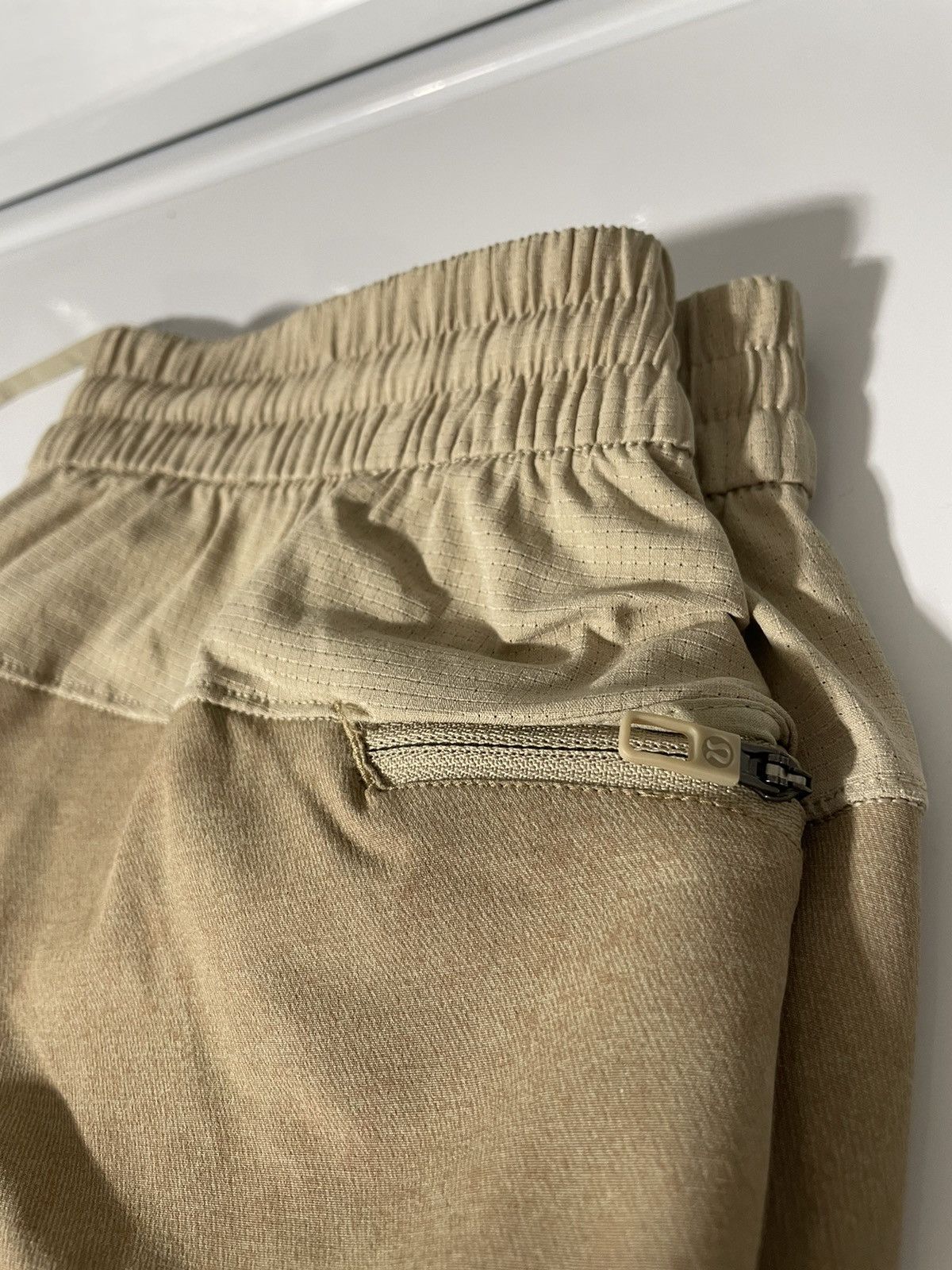 Rare Lululemon Colorway SS19 Size Medium
