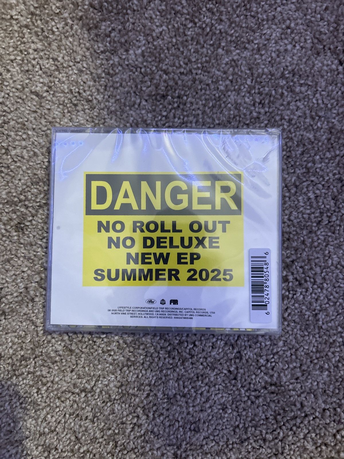 Yeat Yeat Dangerous Summer CD Signed New in Package 2025 EP Merch Size ONE SIZE - 2 Thumbnail