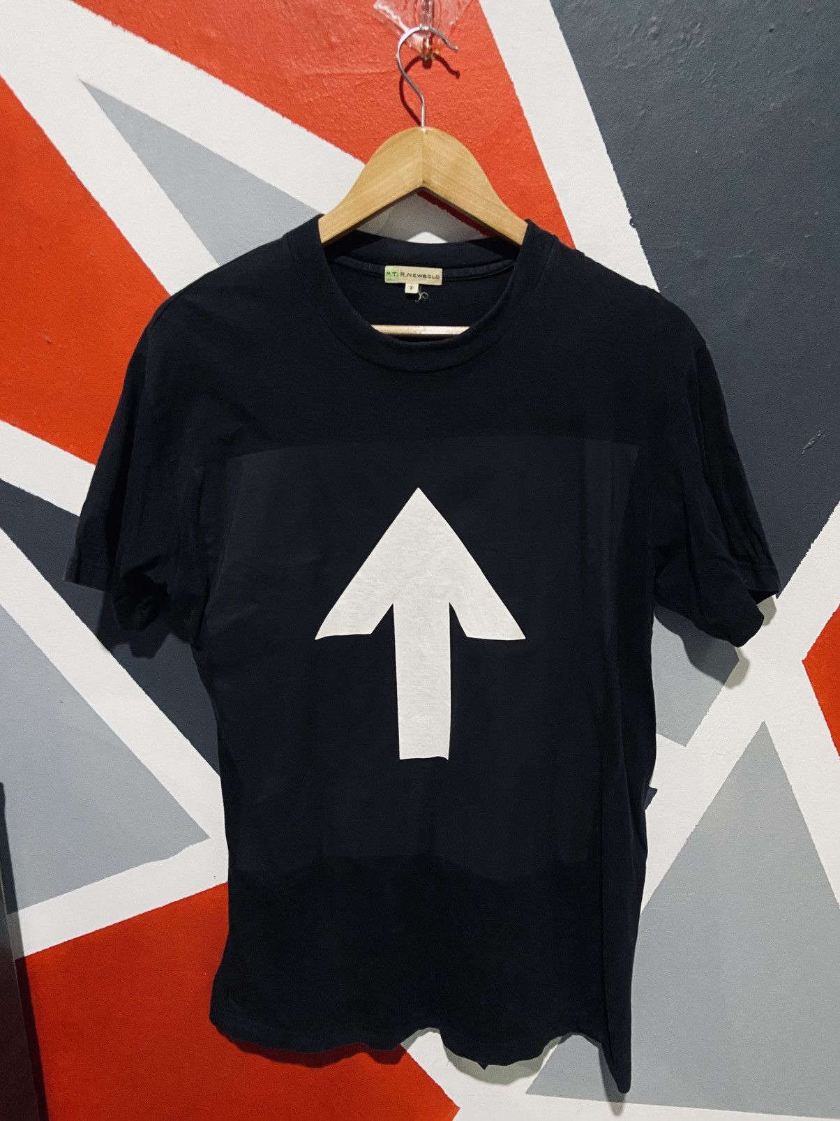 R.Newbold R.Newbold Big Arrow Up Tee Size US M / EU 48-50 / 2 - 1 Thumbnail
