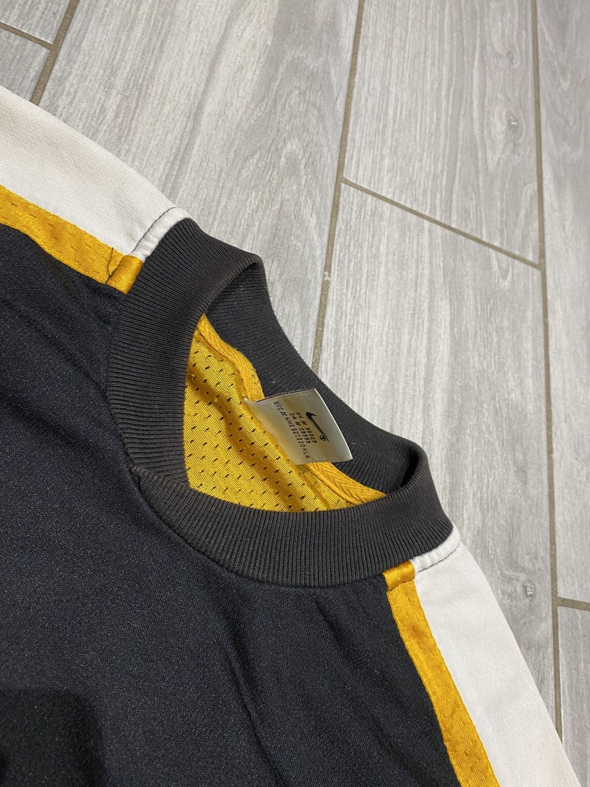 Nike Vintage 90's Nike Sweatshirt Crewneck Rare Center Swoosh Y2K Size US S / EU 44-46 / 1 - 7 Thumbnail