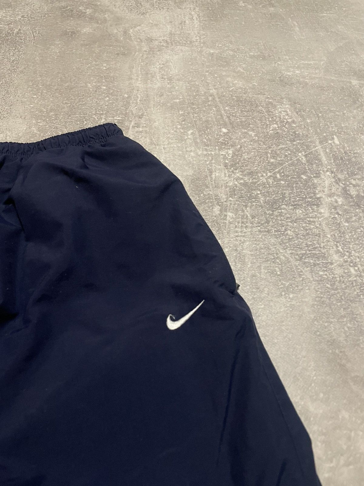 Nike Vintage Nike Parachute Nylon Track Pants Navy Blue Size M Size US 32 / EU 48 - 5 Thumbnail