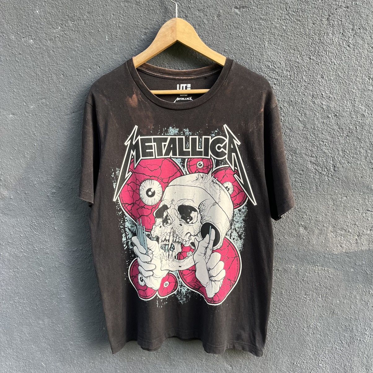 Metallica Thrashed Faded Metallica X Uniqlo Japanese Brand Tee Size US XL / EU 56 / 4 - 1 Thumbnail