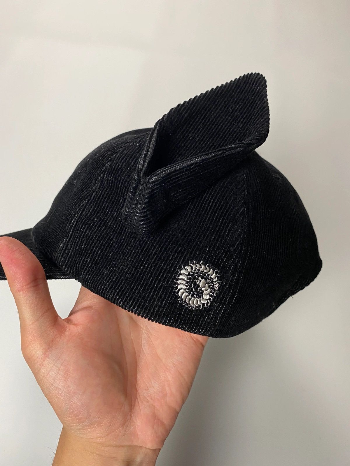 Undercover UNDERCOVER BUNNY HAT IN BLACK SZ:OS Size ONE SIZE - 2 Thumbnail