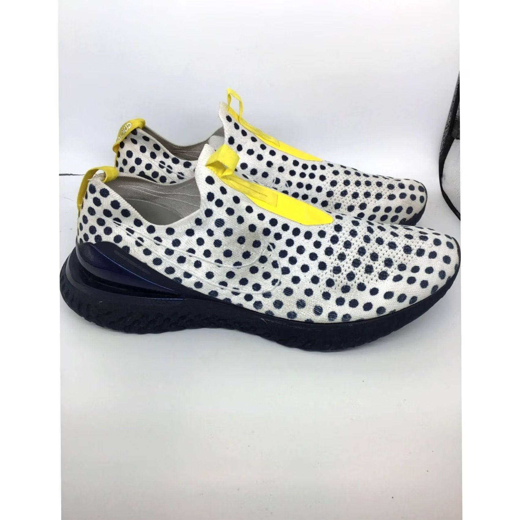 Nike VINTAGE? Men’s Nike Epic Phantom Slip On Athletic Sneaker 14 White Mens 14 Nike Epic Phantom Sneakers Size US 14 / EU 47 - 4 Thumbnail