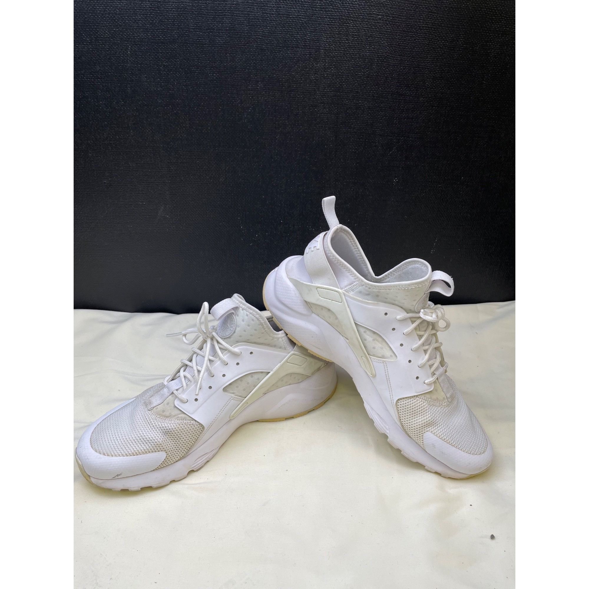 Nike Nike Air Huarache Mens White Beige Slip on Sneakers Shoes SI Size US 12 / EU 45 - 2 Thumbnail
