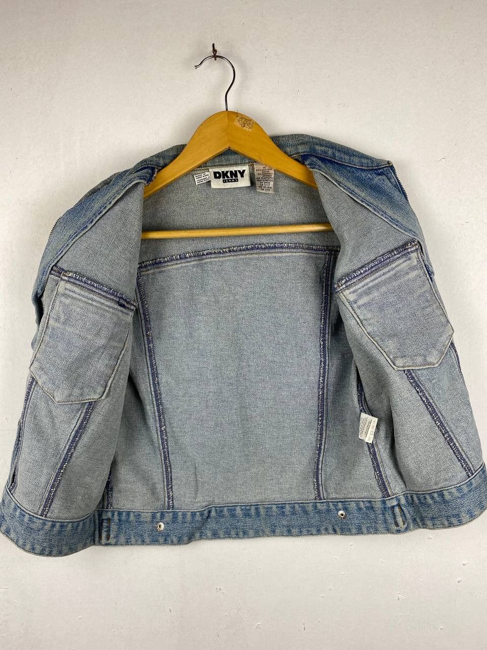 DKNY dkny sleeveless denim jacket nice design Size US M / EU 48-50 / 2 - 8 Thumbnail