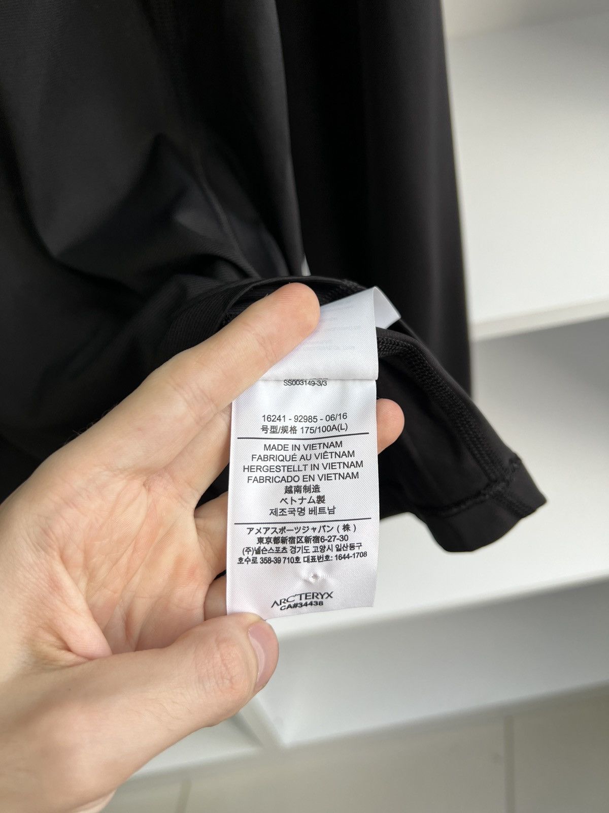 Arc'teryx × Vintage Vintage Arc’teryx Termo Black Long sleeve t-shirt Size US L / EU 52-54 / 3 - 14 Thumbnail